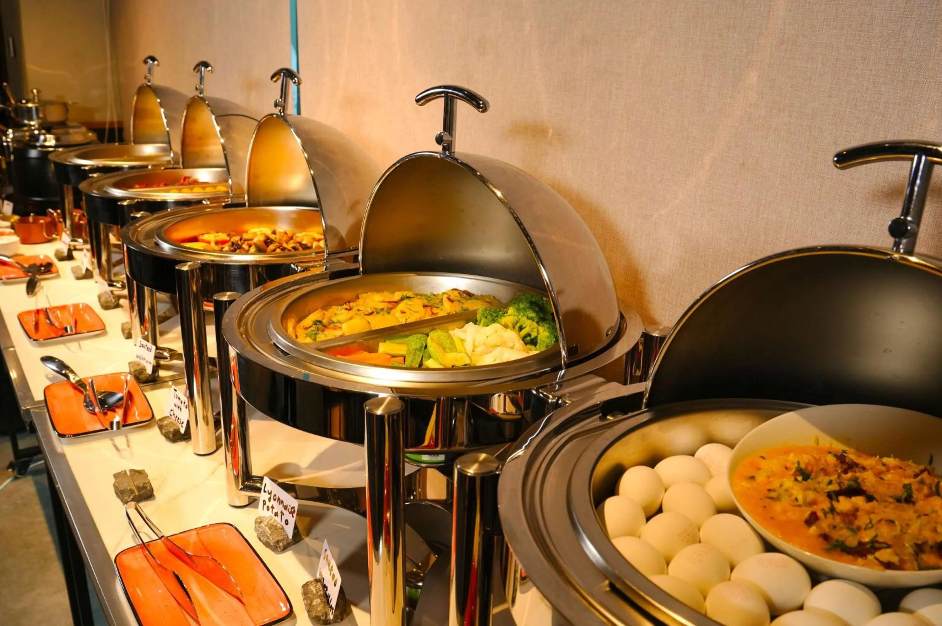 Food and drinks in Radisson Hotel & Residences Erbil