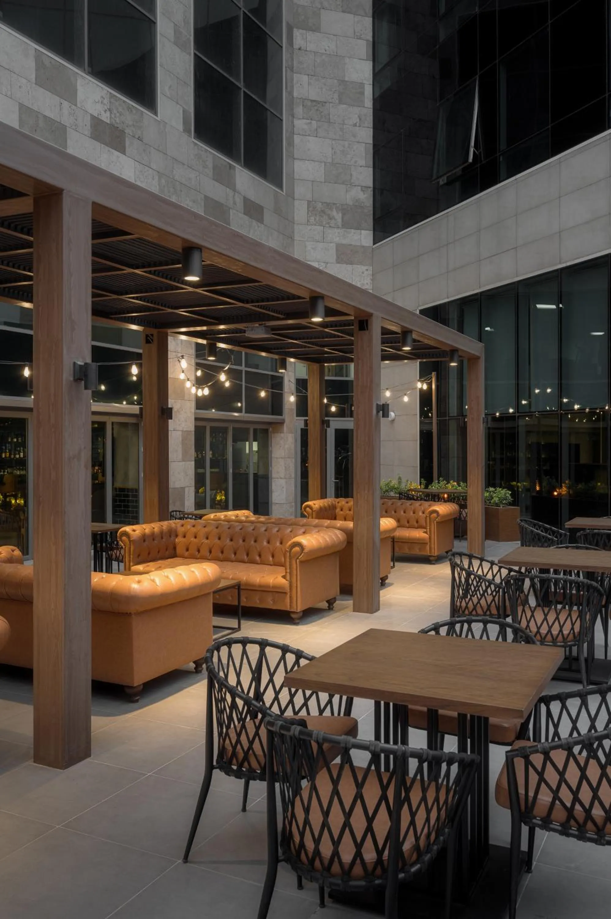 Restaurant/places to eat in Radisson Hotel & Residences Erbil