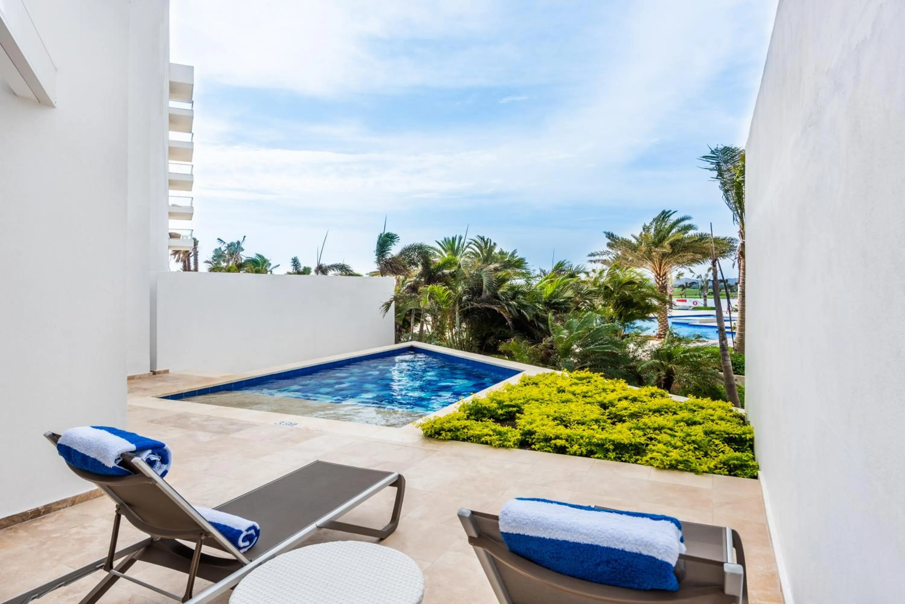 Pool view in Dreams Karibana Cartagena Golf & Spa Resort