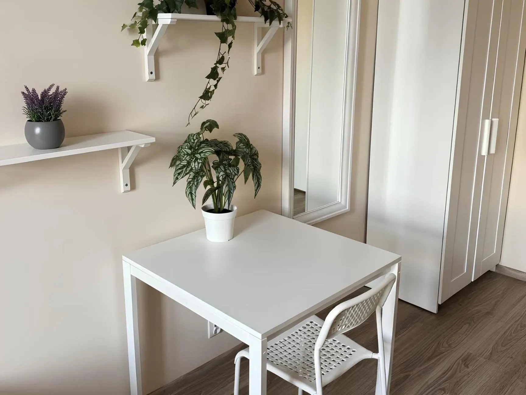 Hostel Oliwka - Metro Świętokrzyska