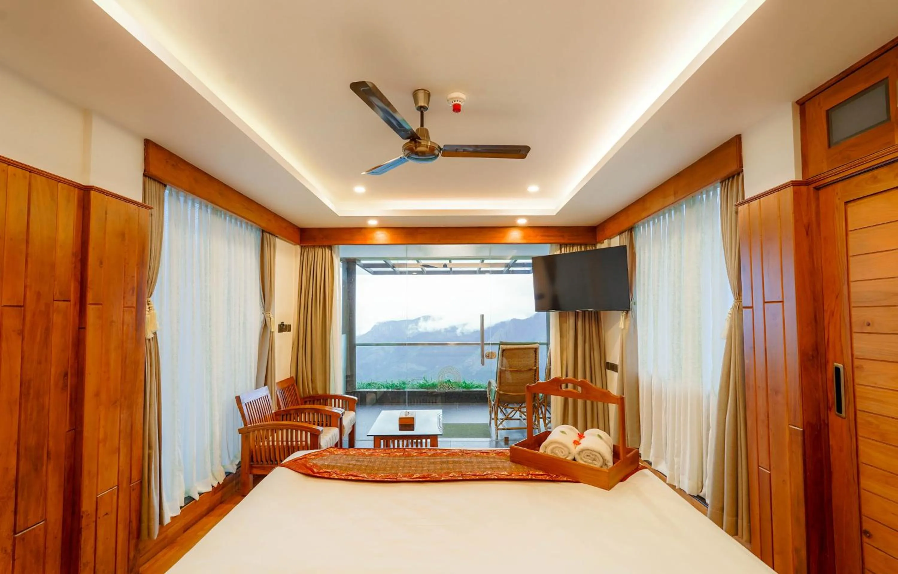 Bedroom, Bed in Chandys Drizzle Drops - Munnar Top Station