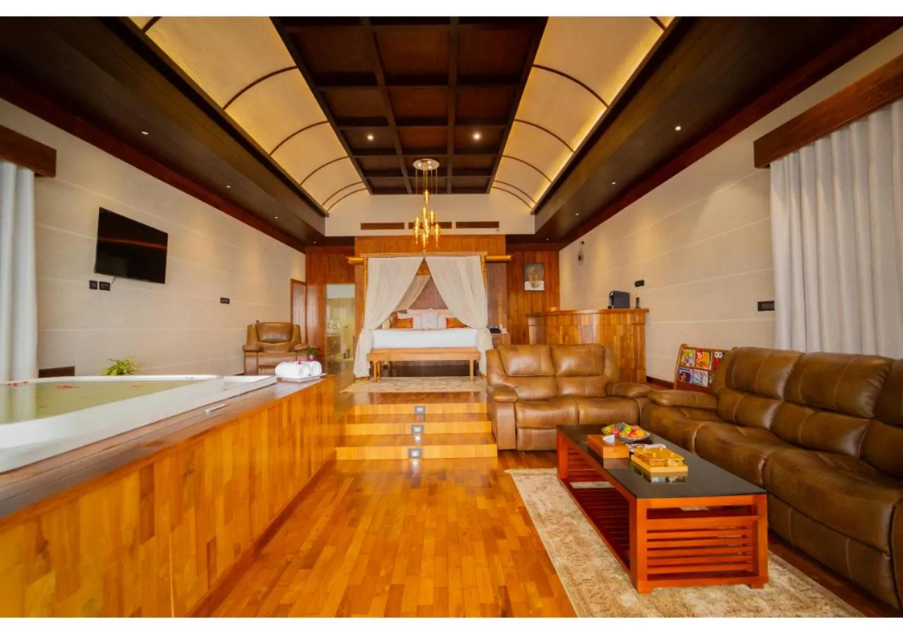 Shower in Chandys Drizzle Drops - Munnar Top Station