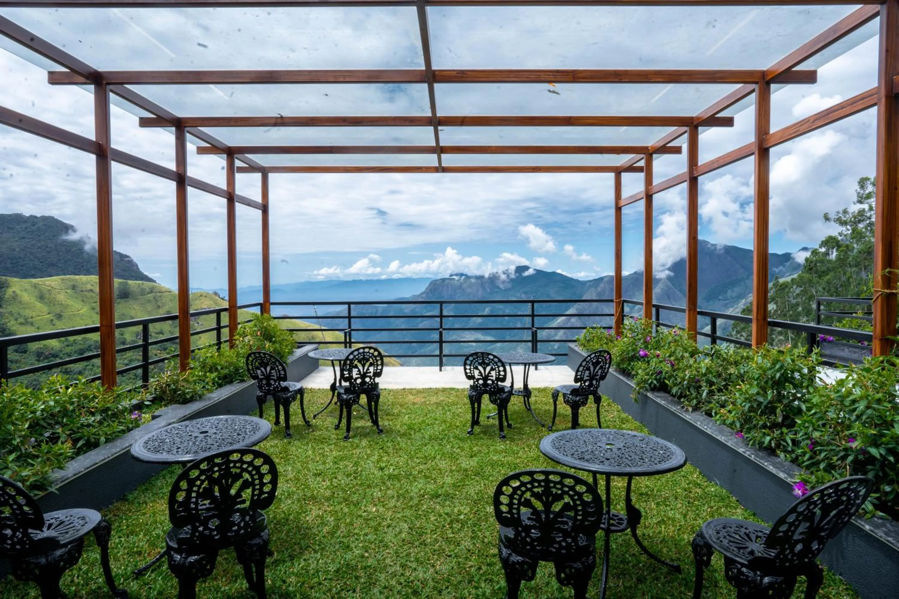 Restaurant/places to eat in Chandys Drizzle Drops - Munnar Top Station