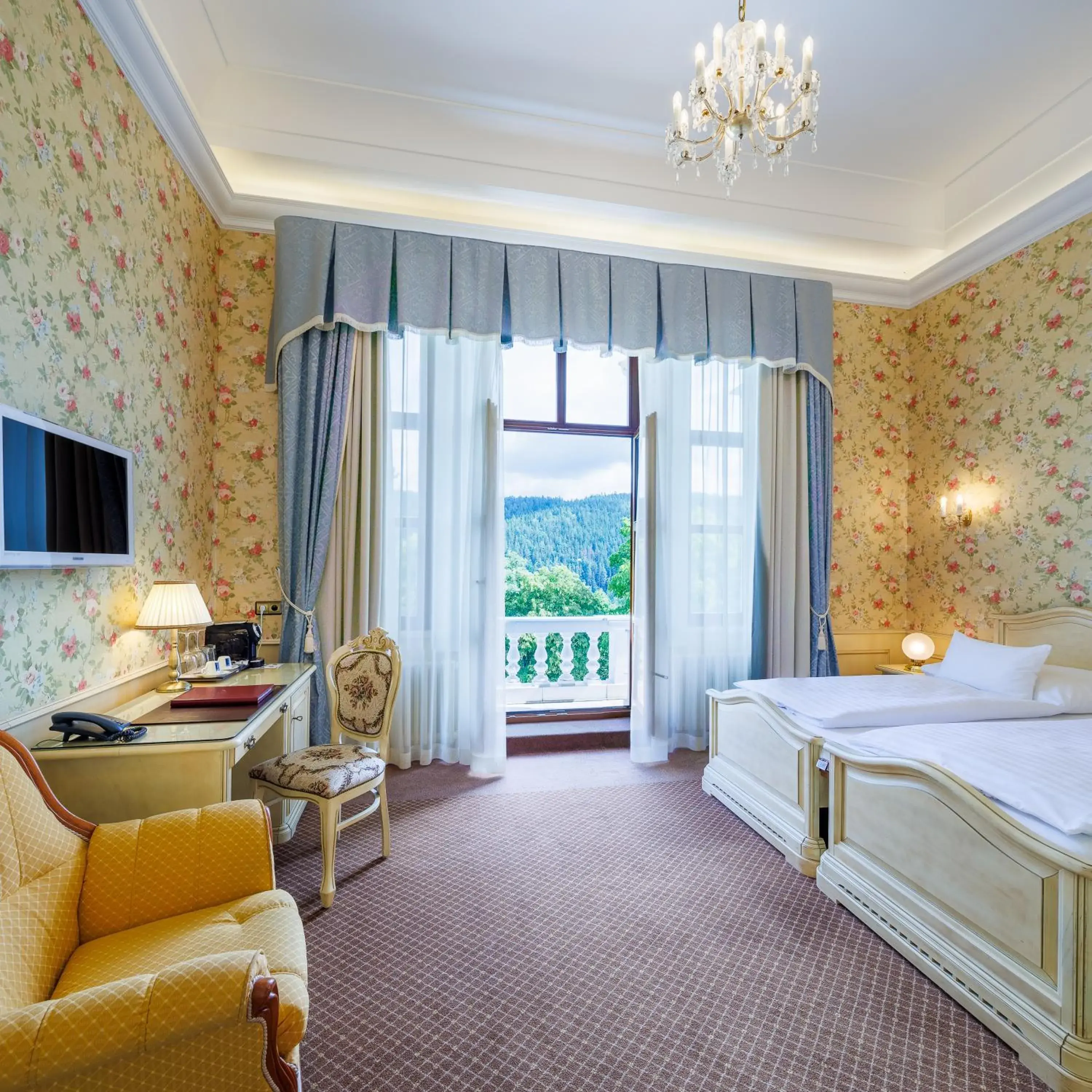 Standard Double Room with Balcony in Hotel Château Cihelny Standard Double Room with Balcony in Hotel Château Cihelny