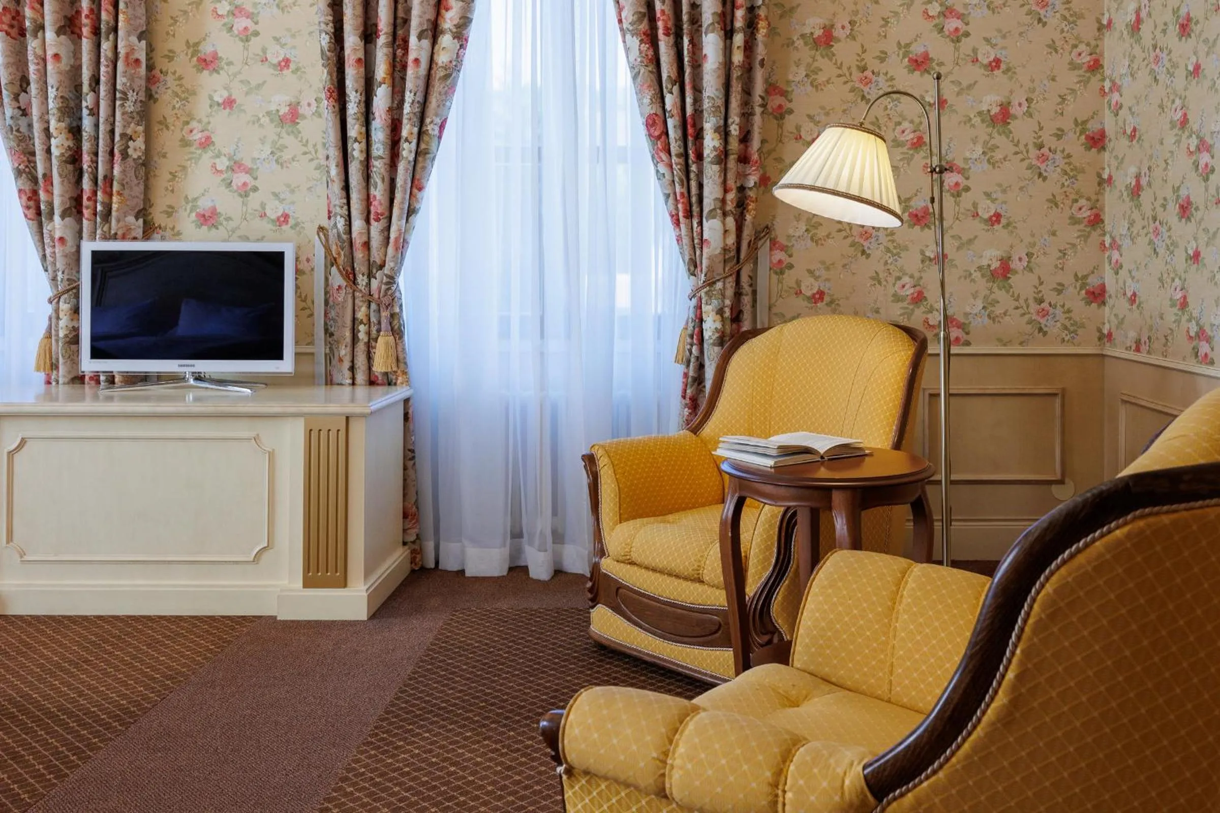 Photo of the whole room in Hotel Château Cihelny