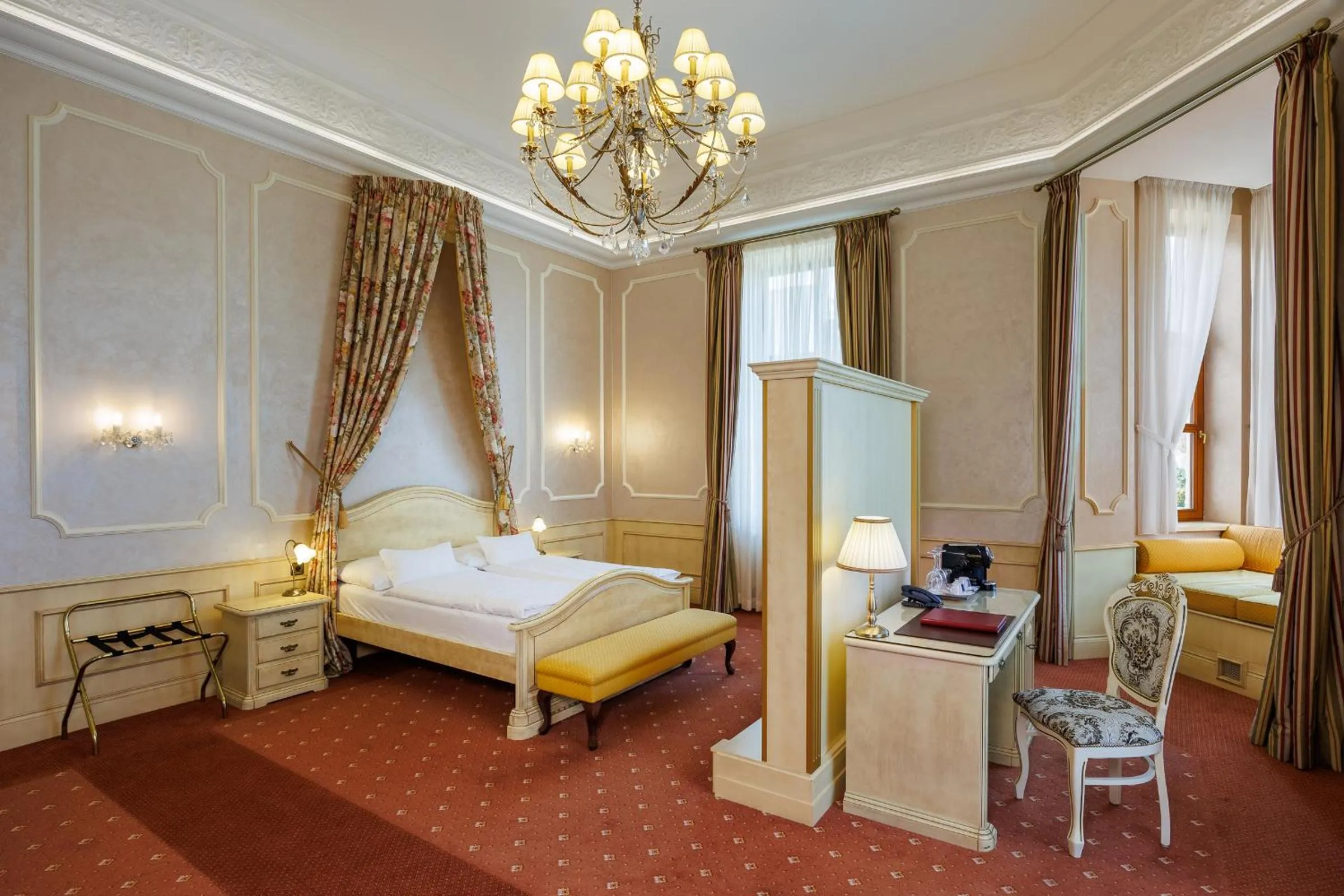 Bed in Hotel Château Cihelny