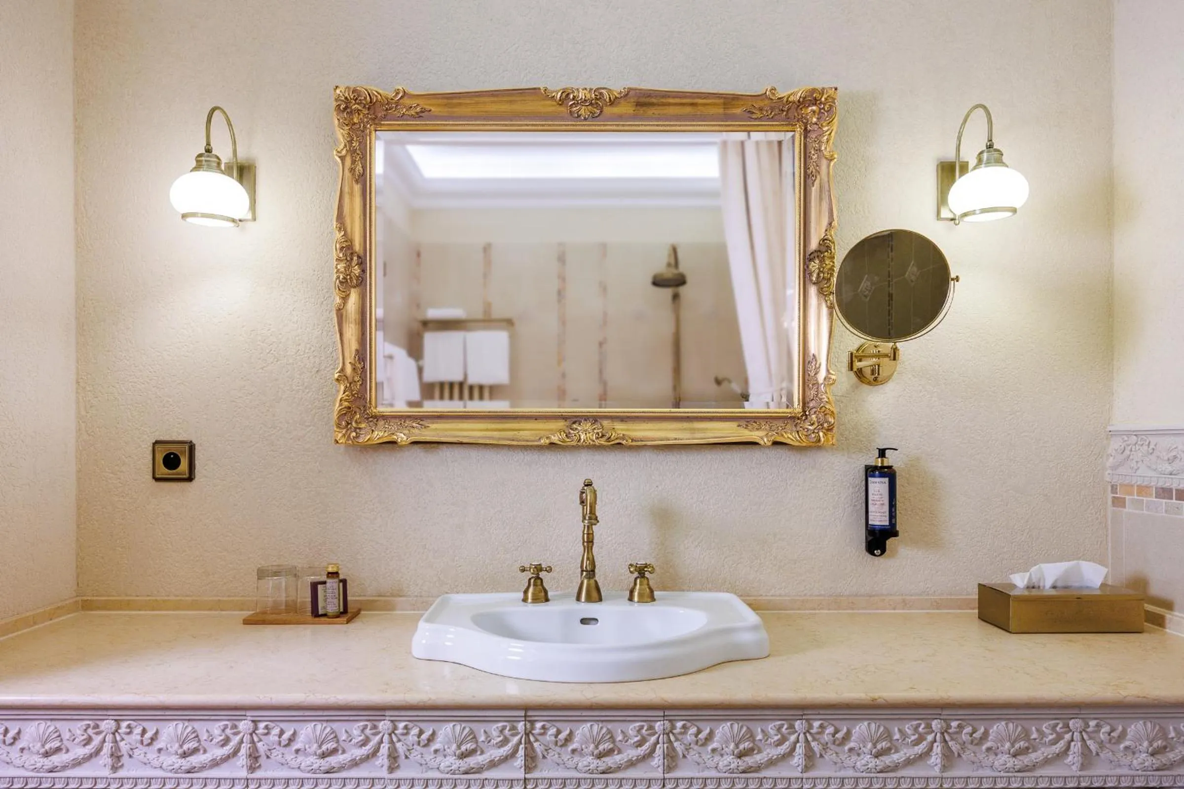 Bathroom in Hotel Château Cihelny