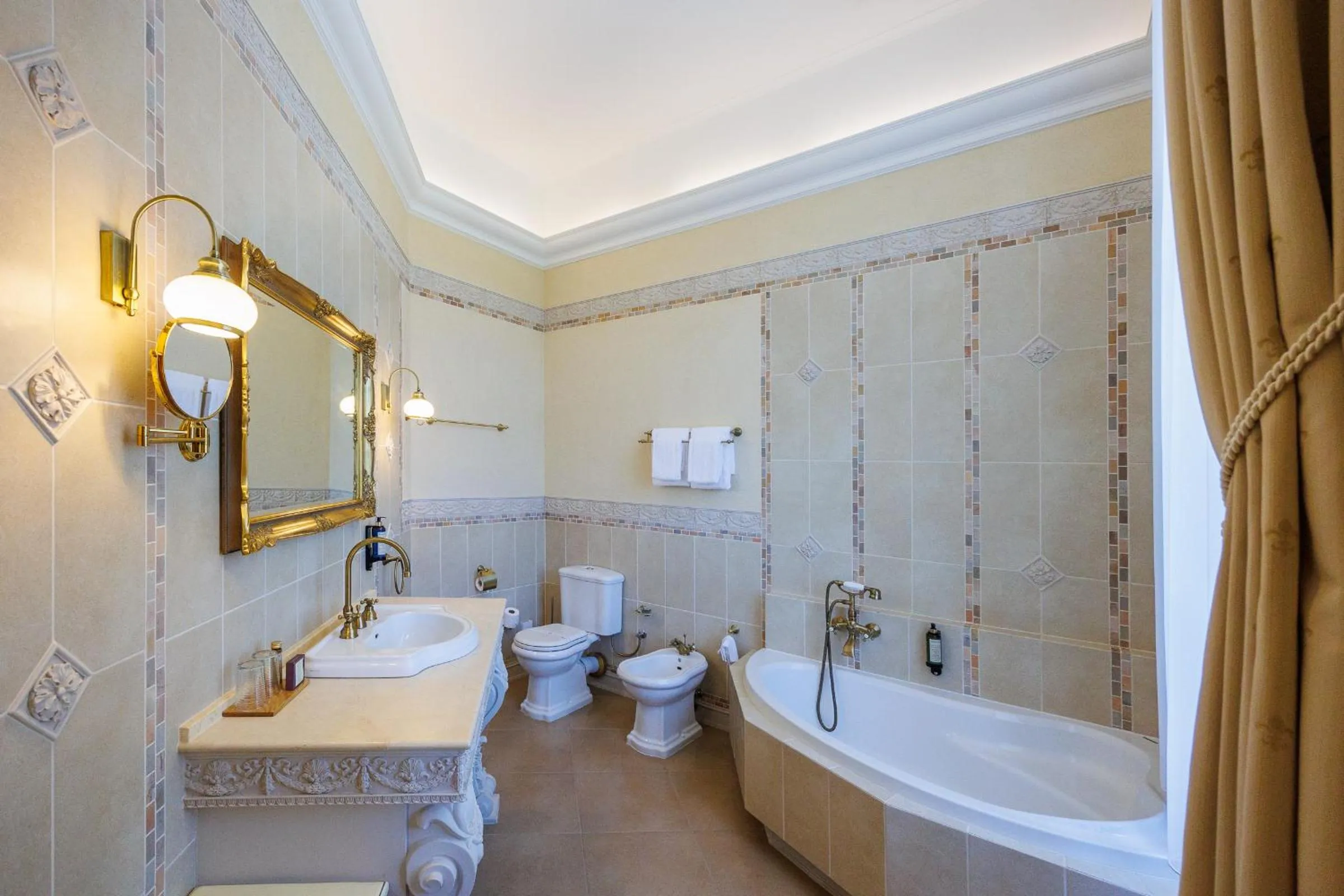 Shower in Hotel Château Cihelny