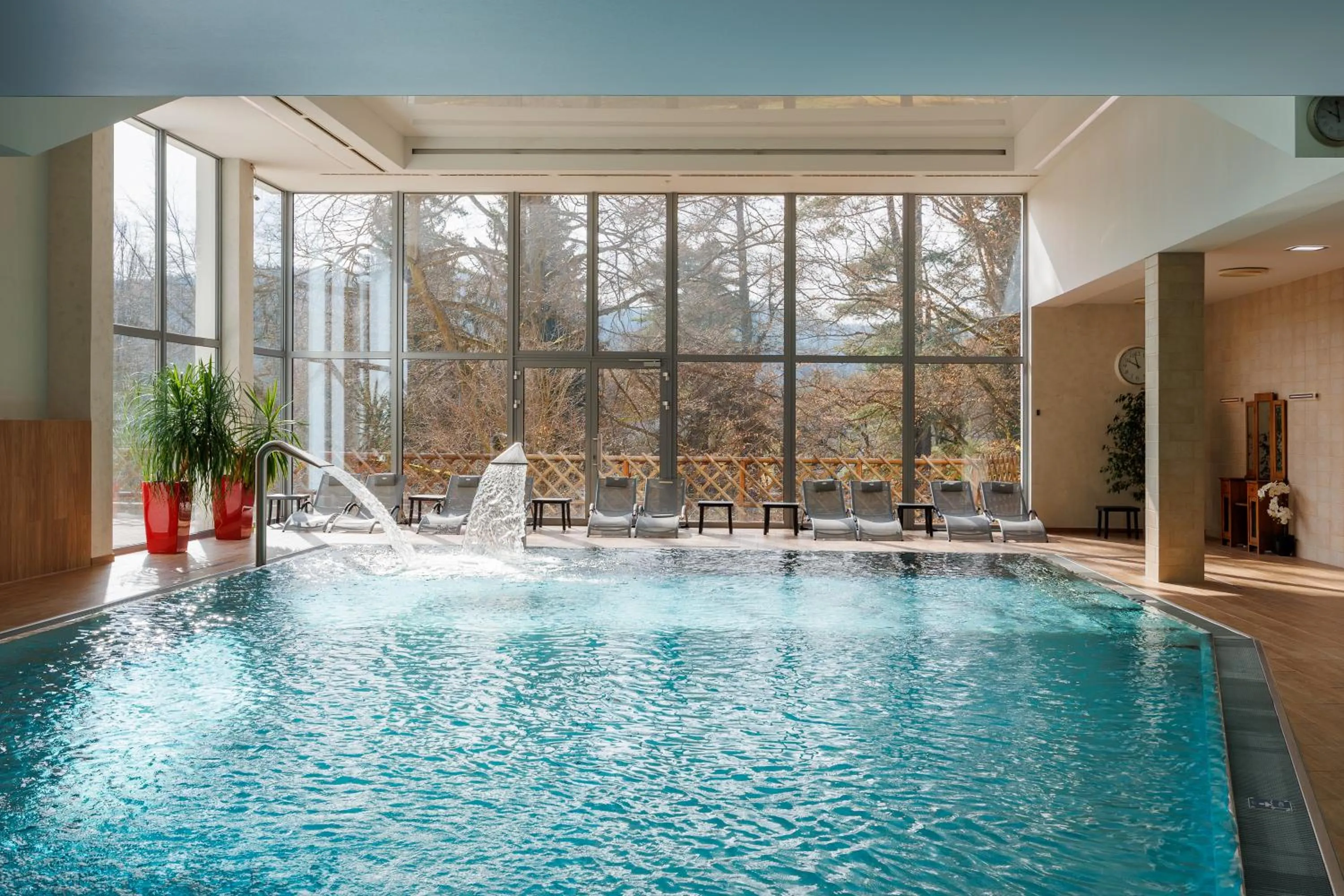 Swimming pool in Hotel Château Cihelny