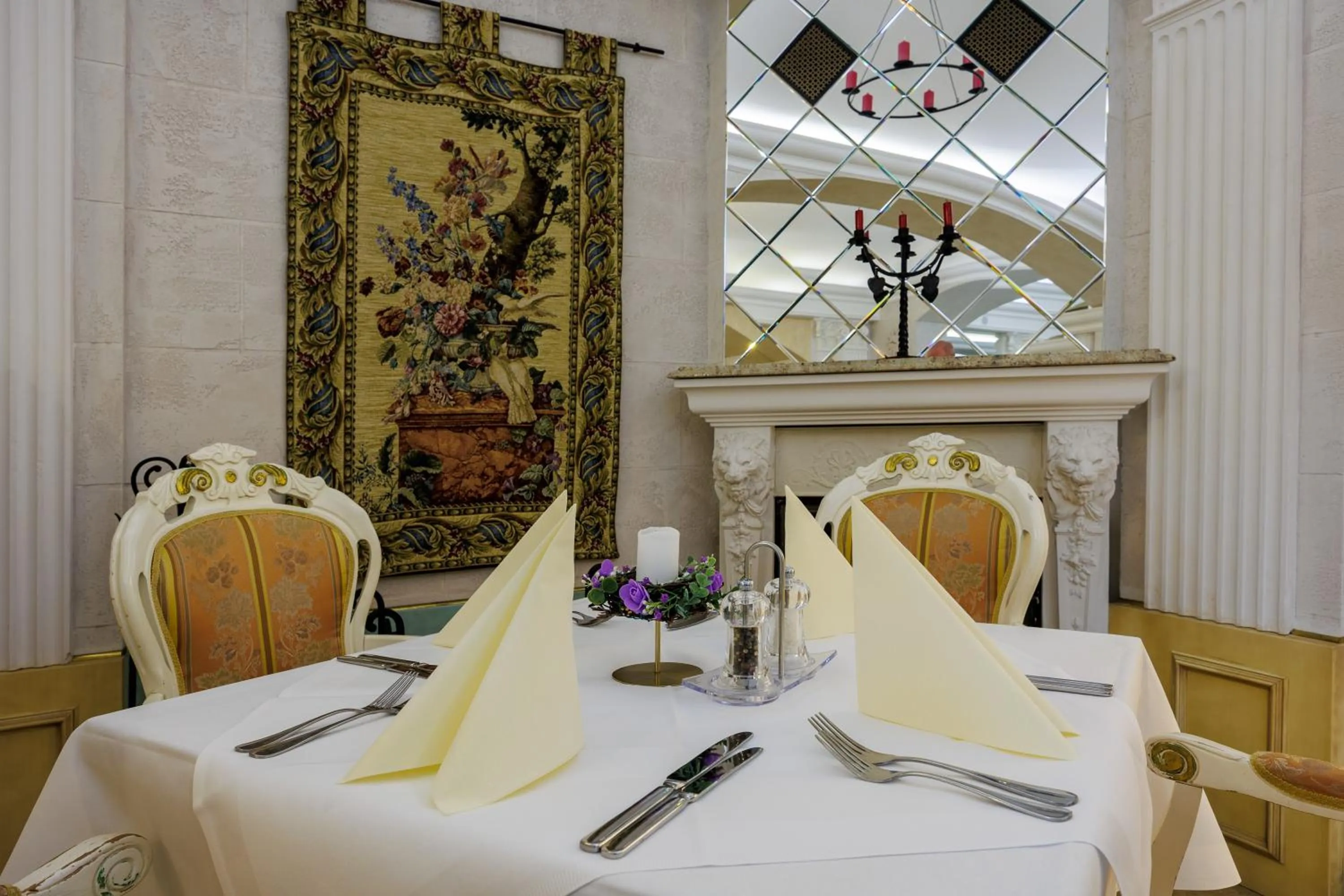 Restaurant/places to eat in Hotel Château Cihelny