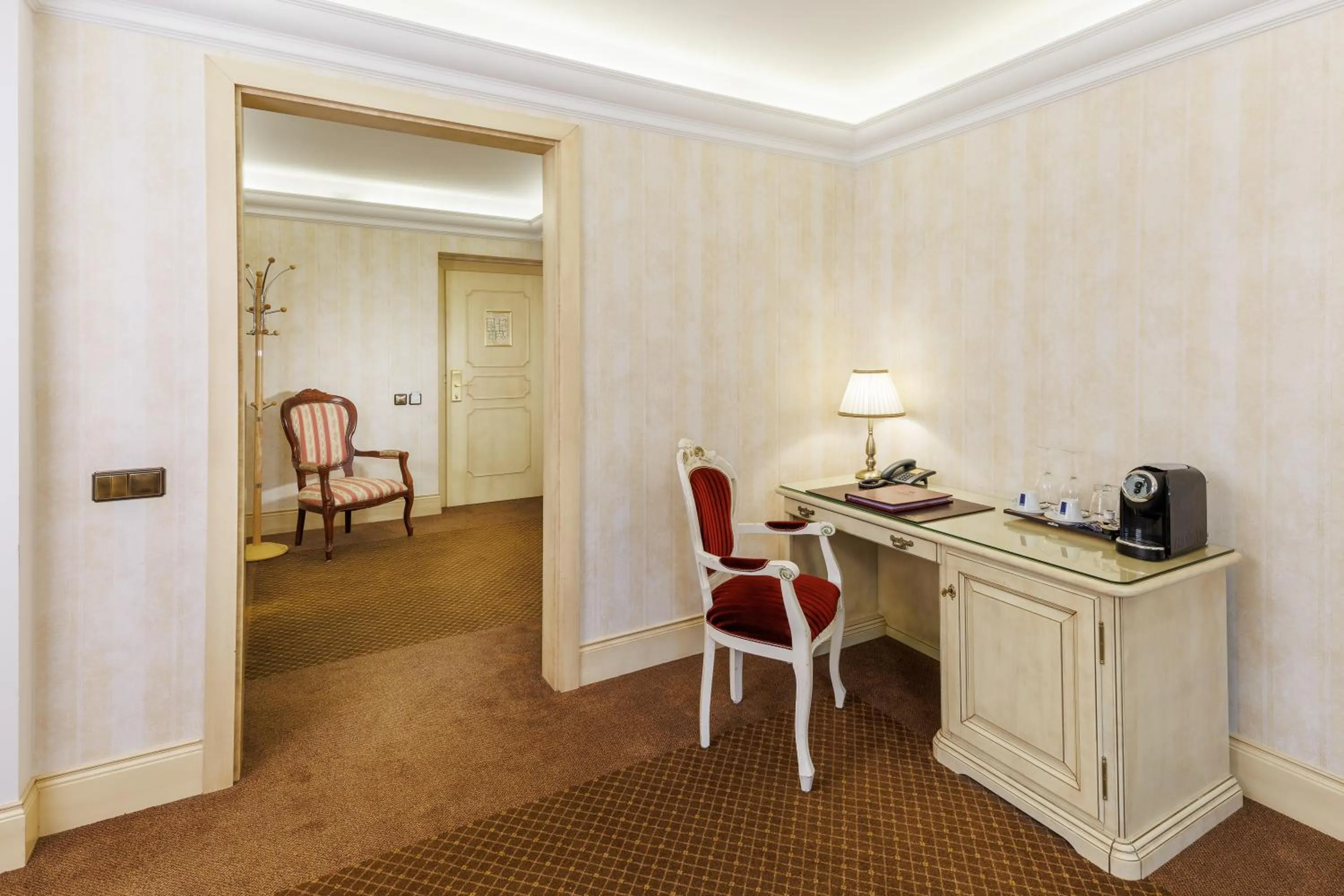 Coffee/tea facilities in Hotel Château Cihelny