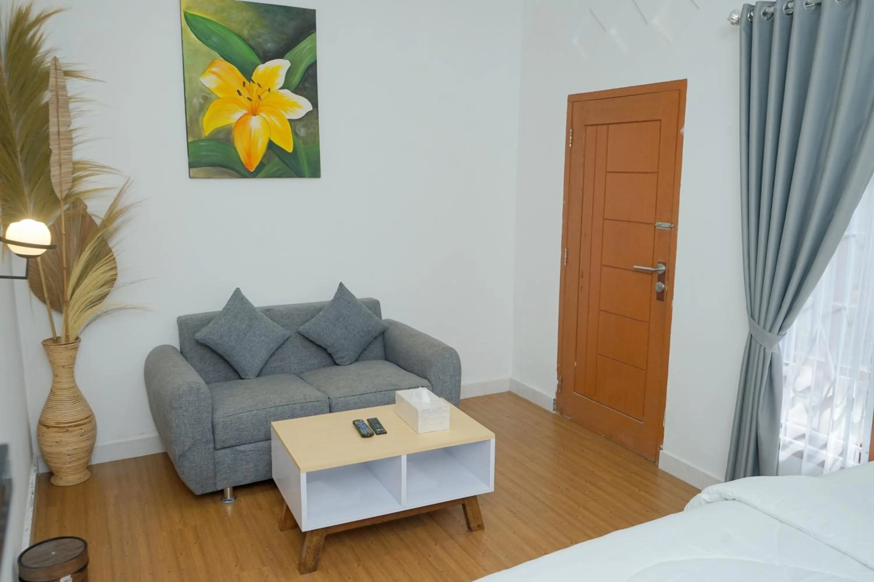 Seating area, Bed in Abams Gili Air