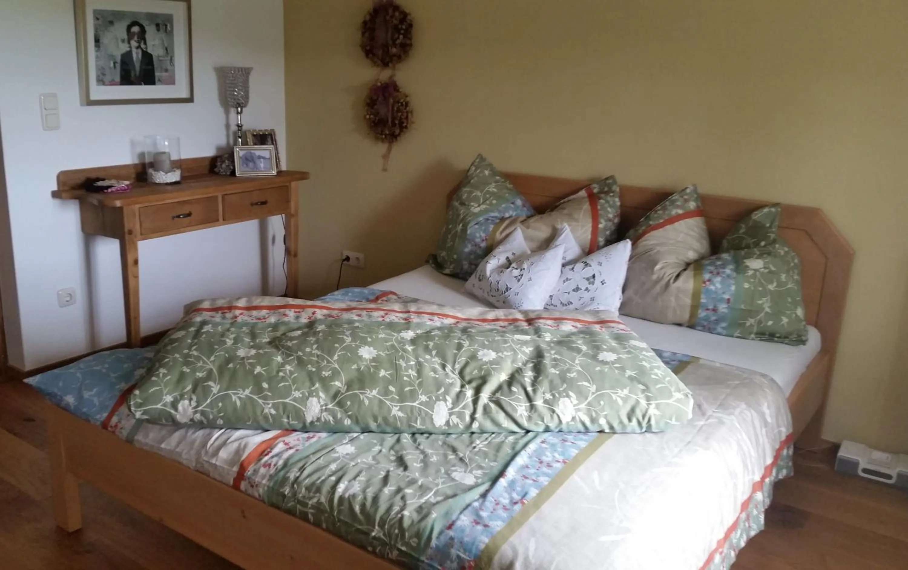Bed in Sunrise Retreat