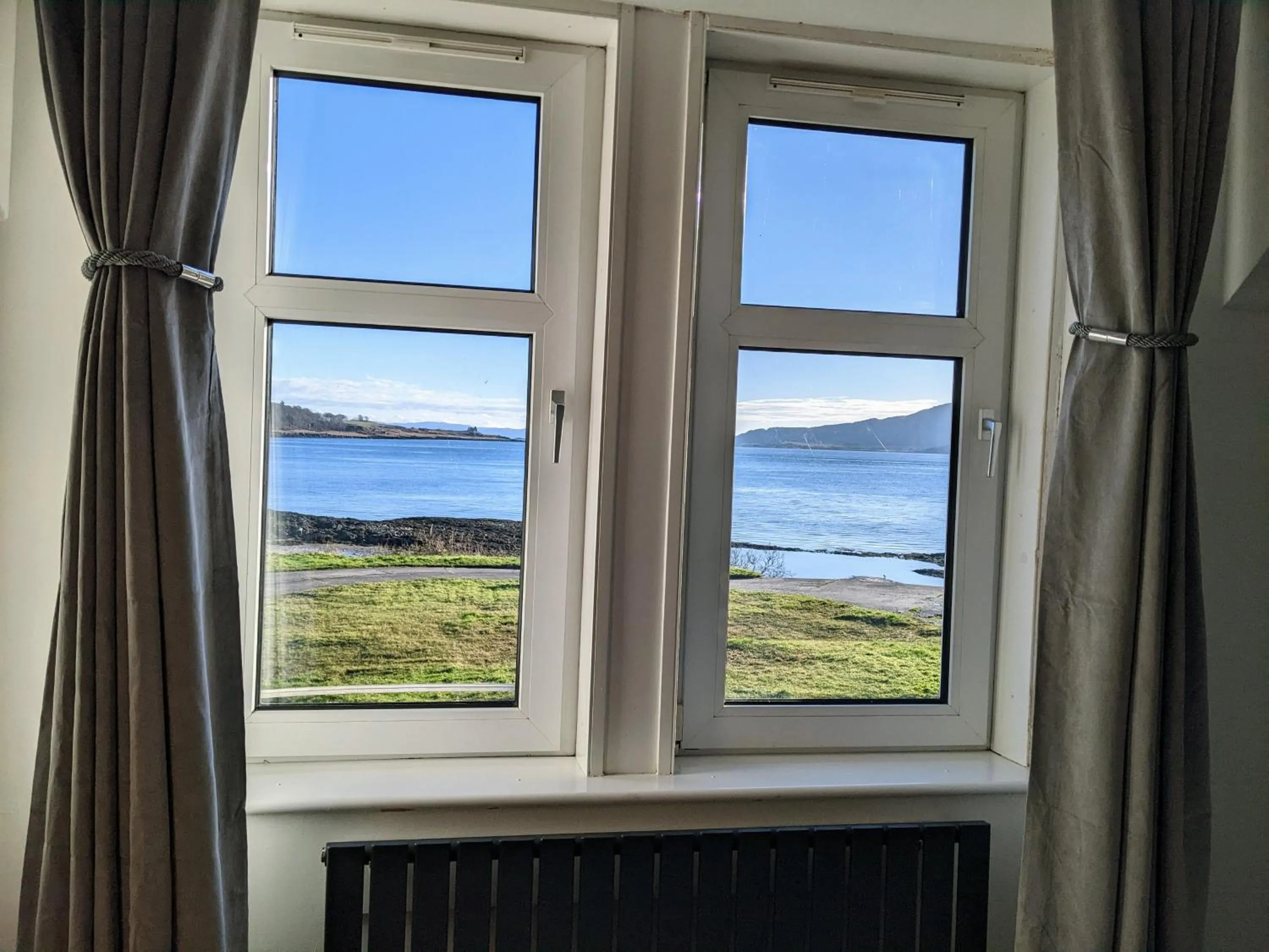 Sea view in Lochaline Hotel