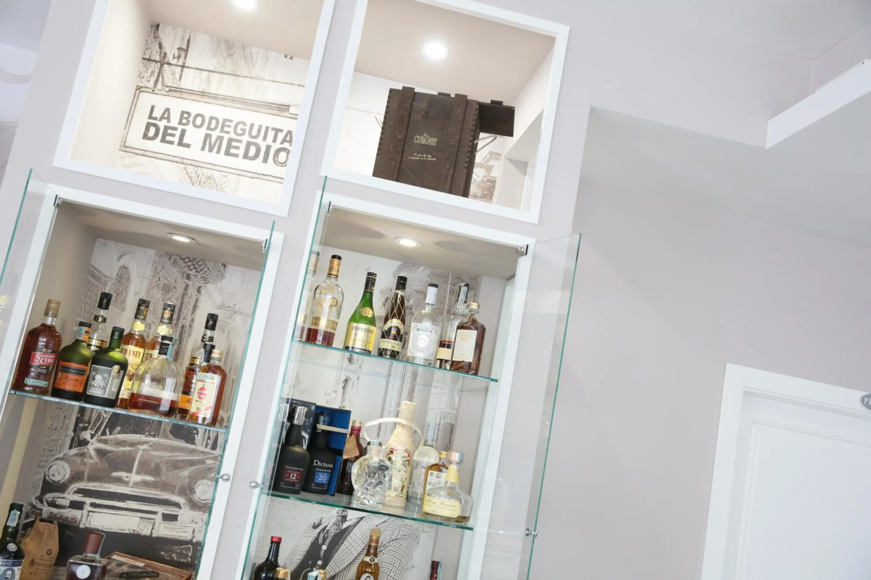 Lounge or bar in Hotel Leon - Ristorante Al Cavallino Rosso