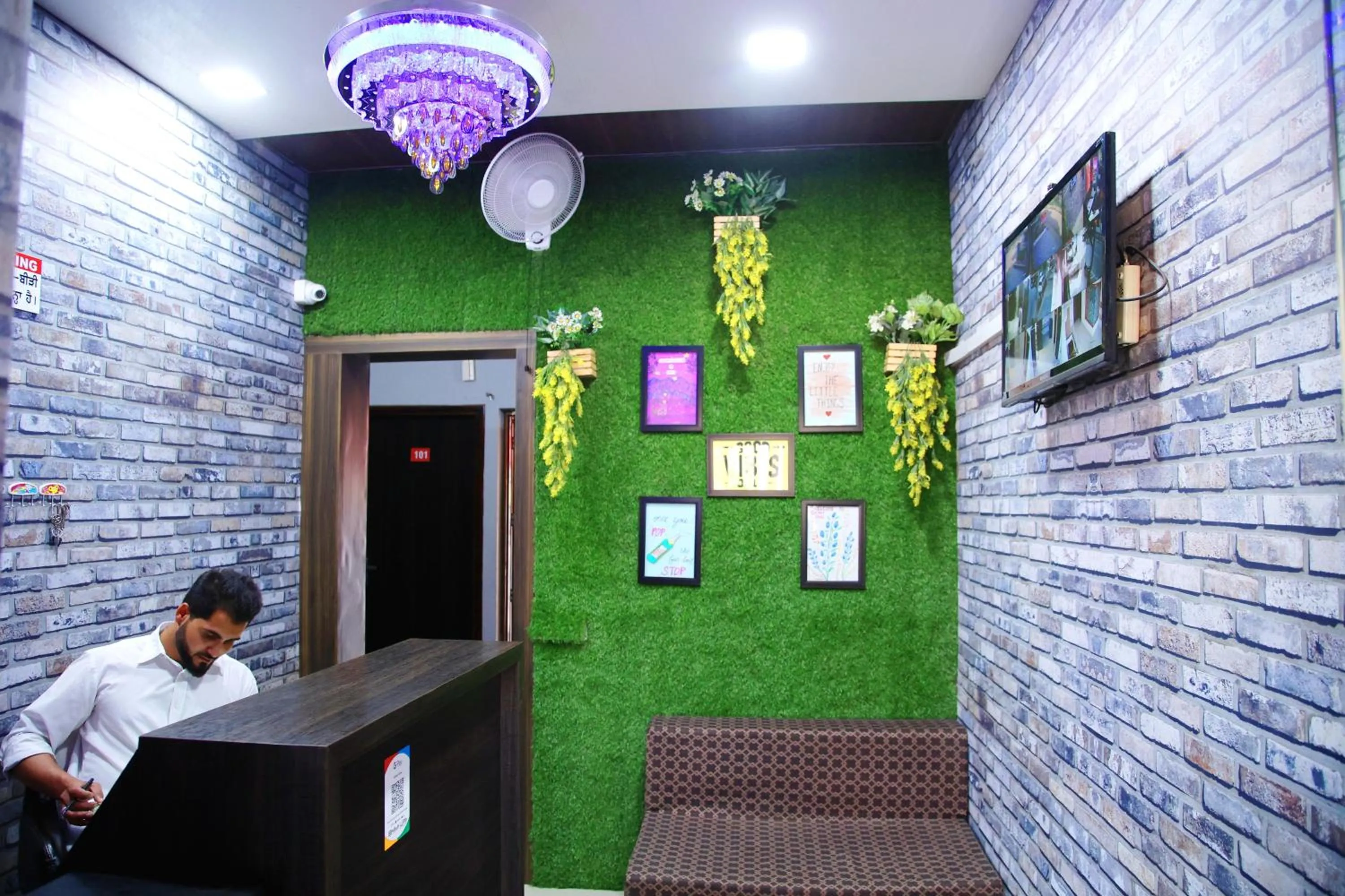 Lobby or reception in Hotel O Galaxy Stays