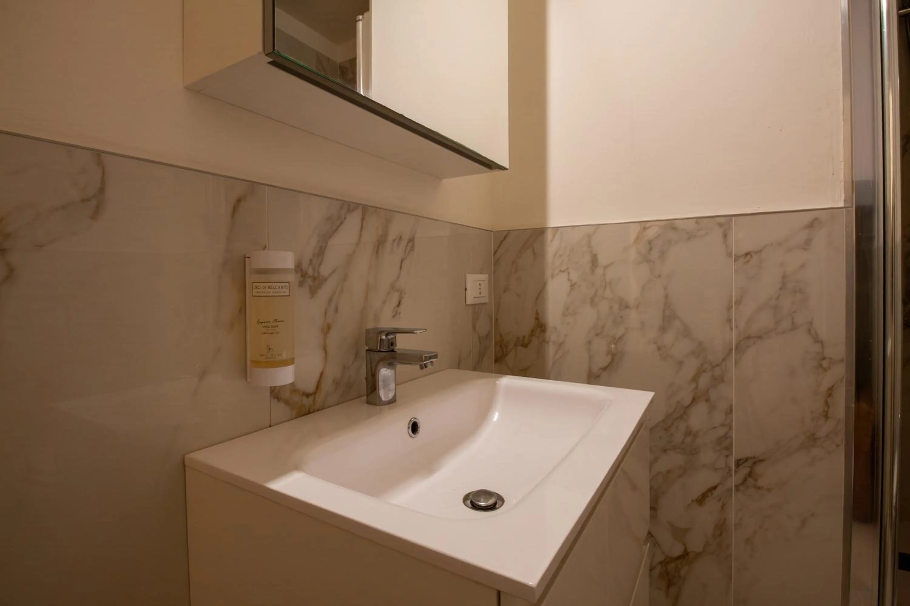 Italianway - The B Village Business