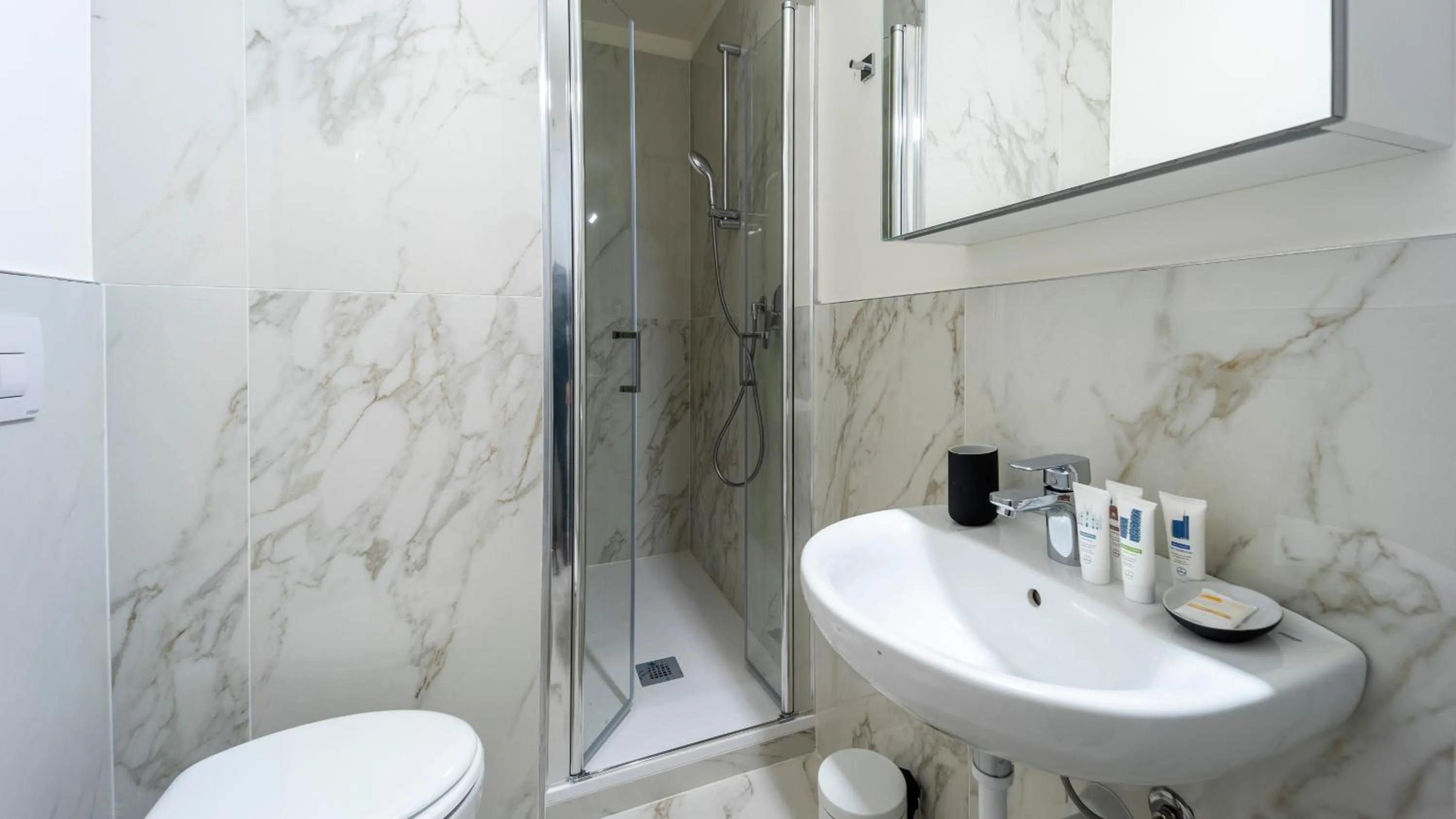 Bathroom in Italianway - The B Village Business