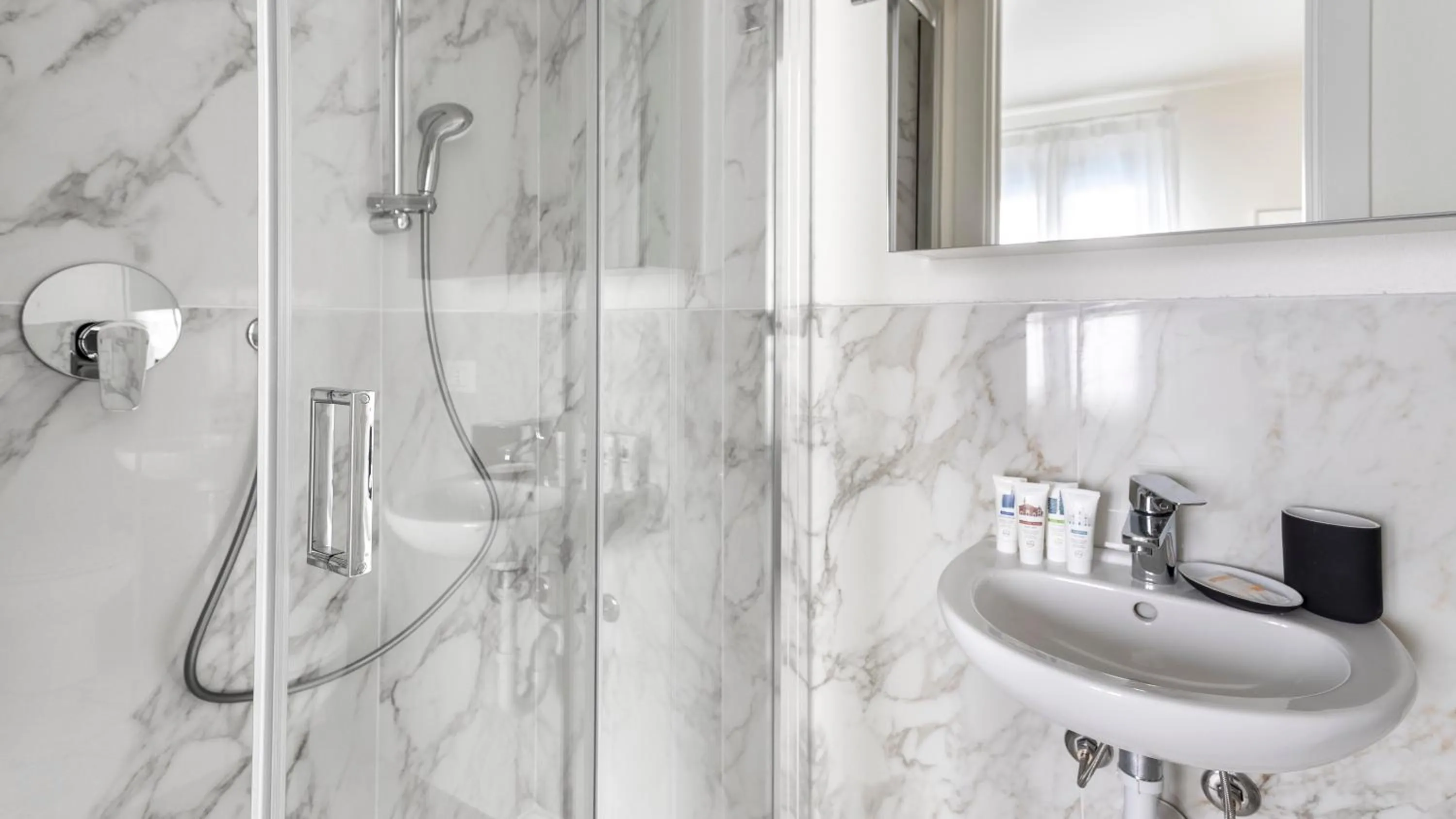 Bathroom in Italianway - The B Village Business