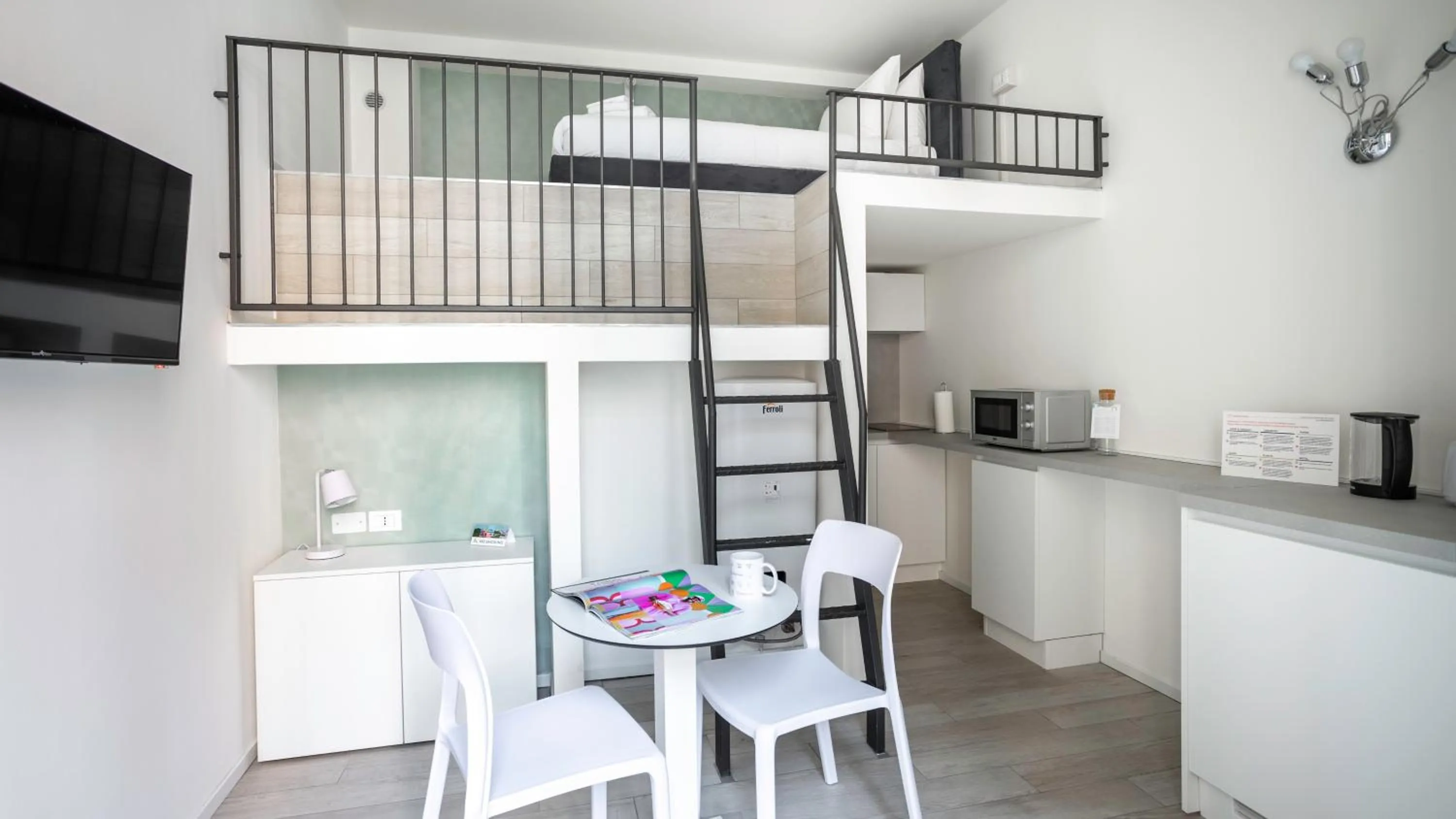 Italianway - The B Village Business