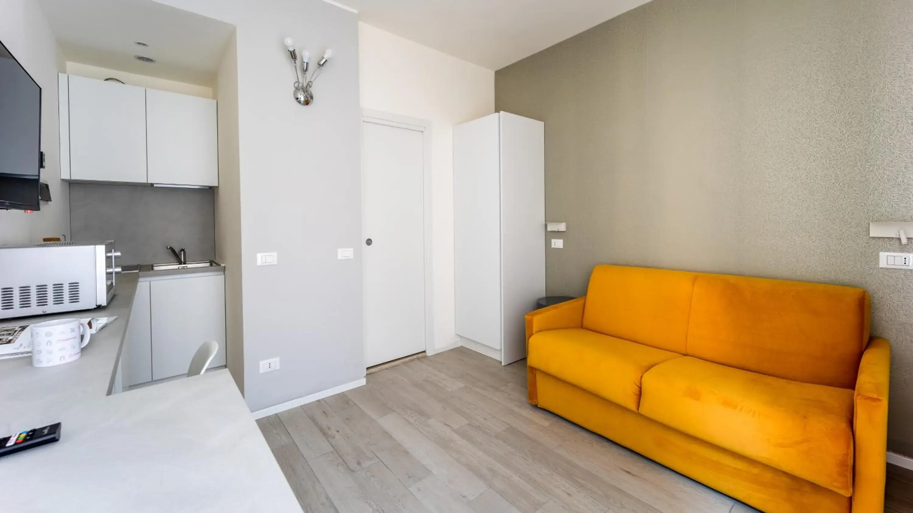 Deluxe King Studio in Italianway - The B Village Business Deluxe King Studio in Italianway - The B Village Business