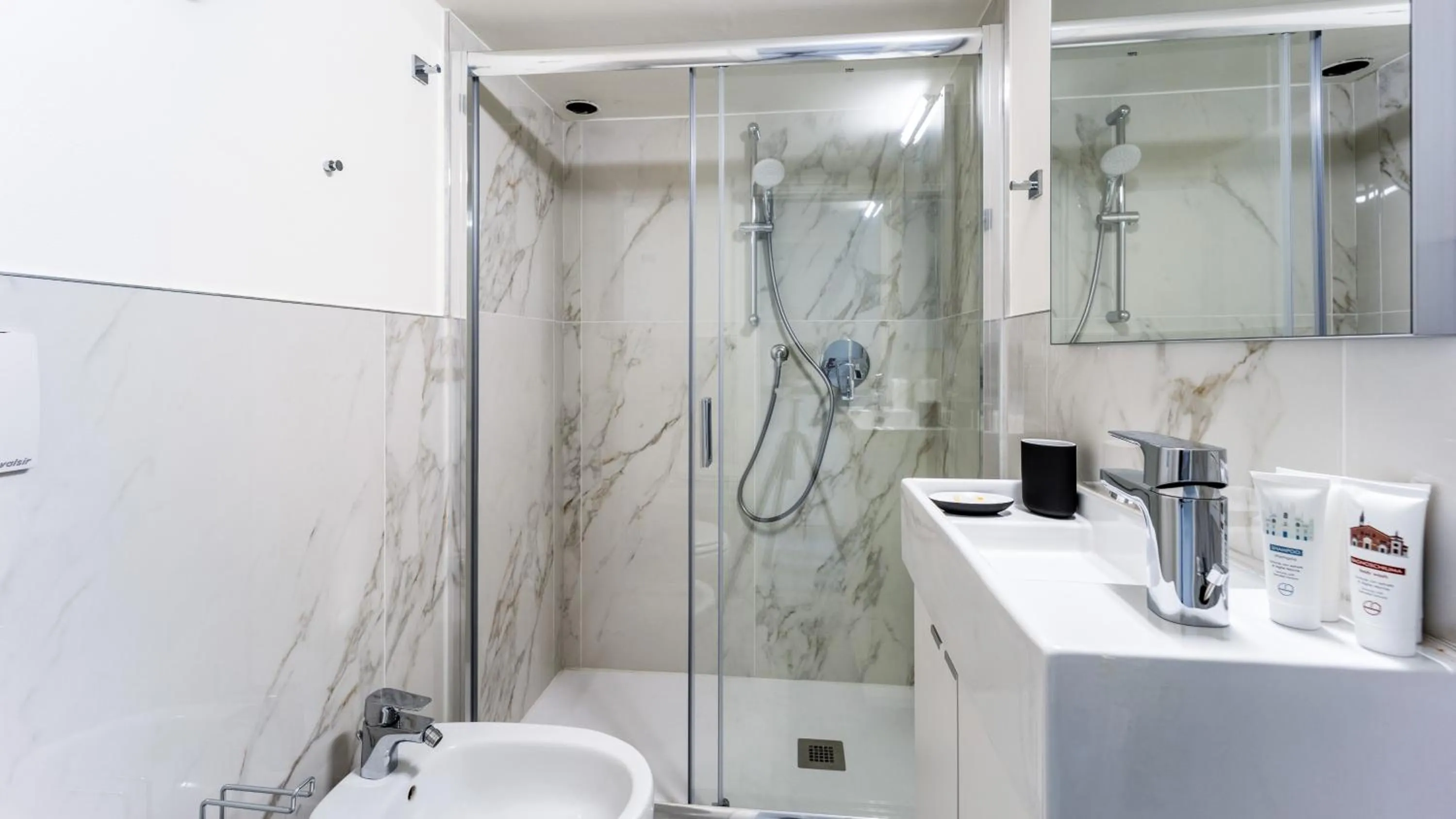 Italianway - The B Village Business