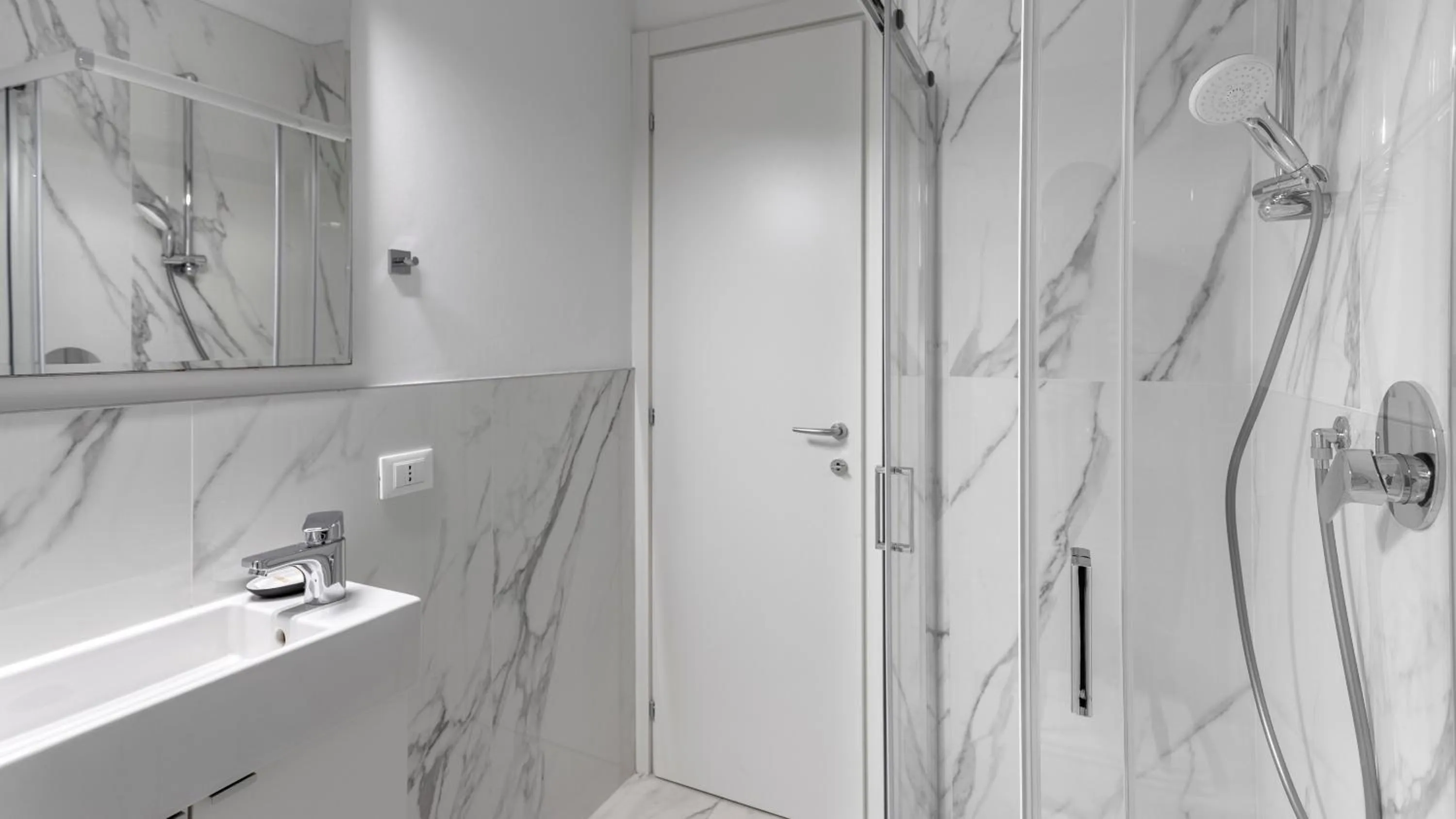 Bathroom in Italianway - The B Village Business