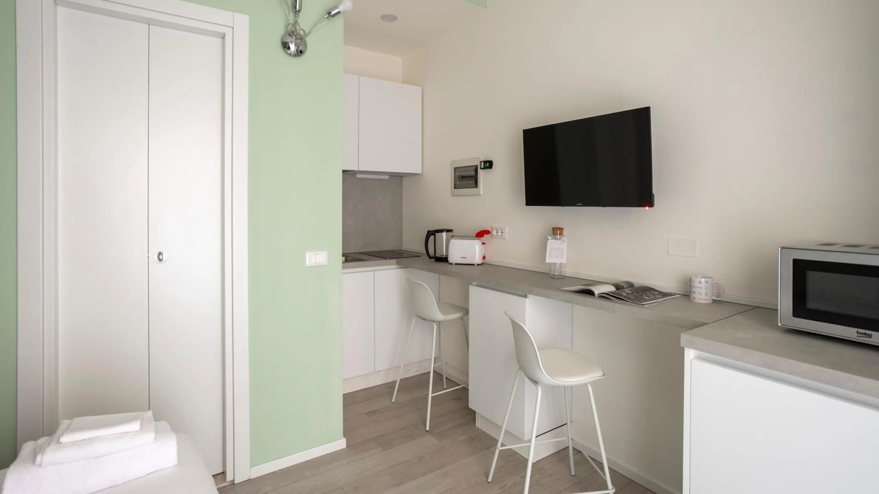 Italianway - The B Village Business