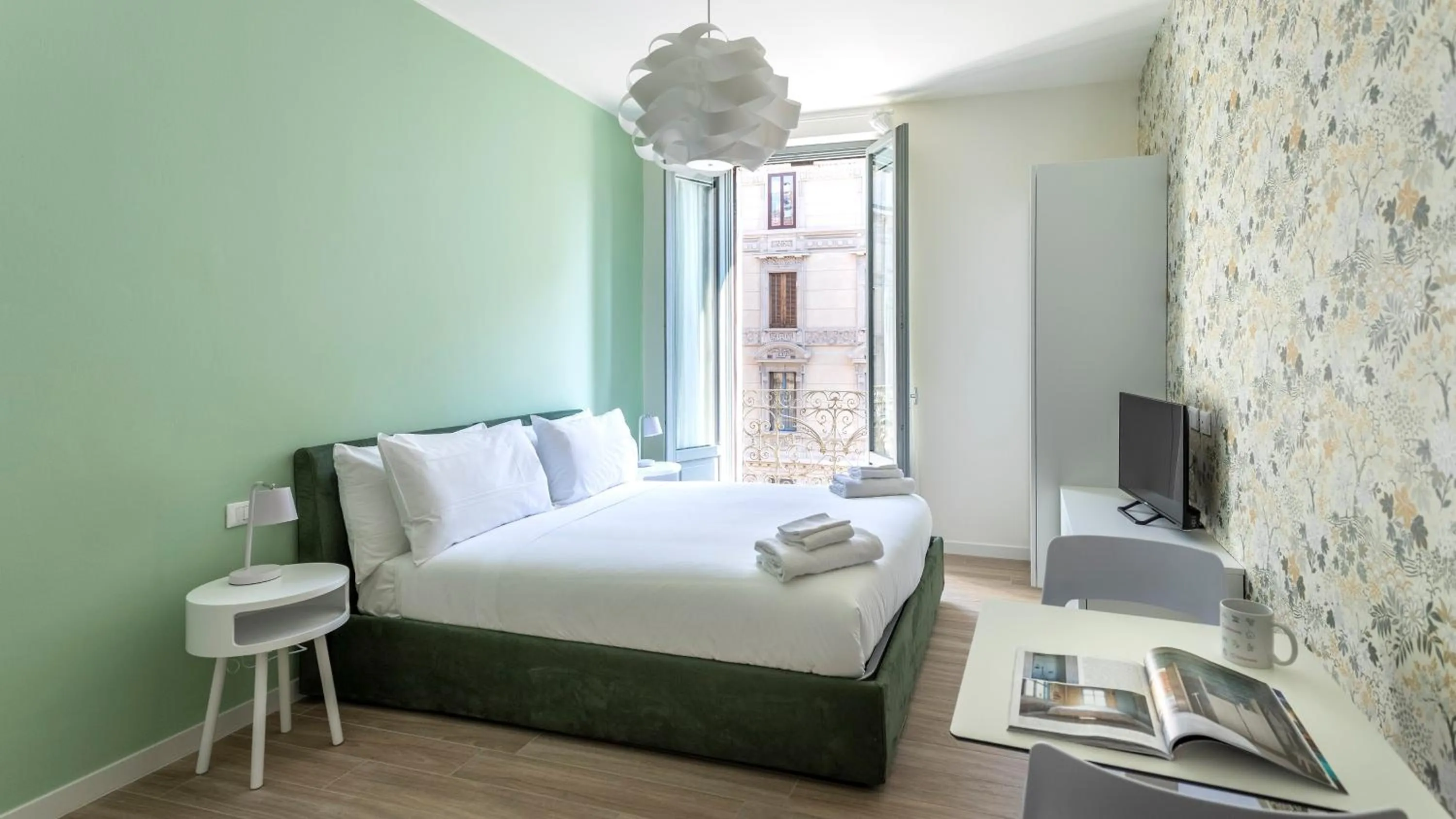 Photo of the whole room, Bed in Italianway - The B Village Business