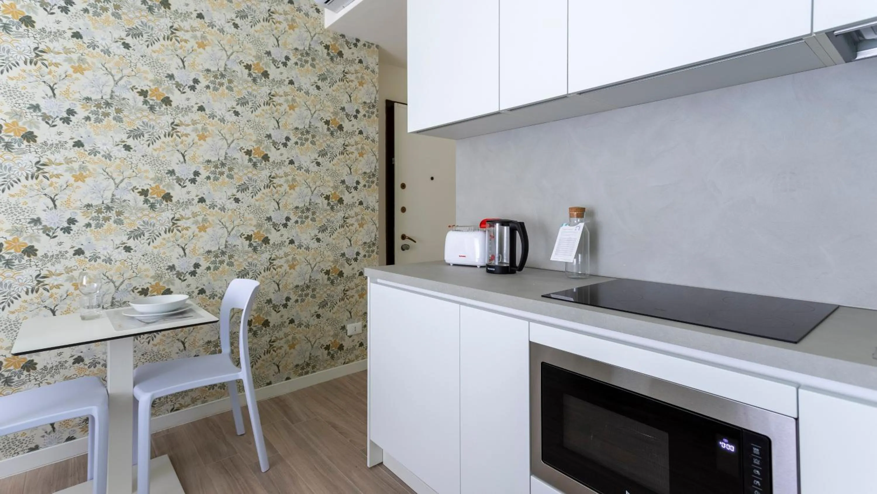 Kitchen or kitchenette in Italianway - The B Village Business