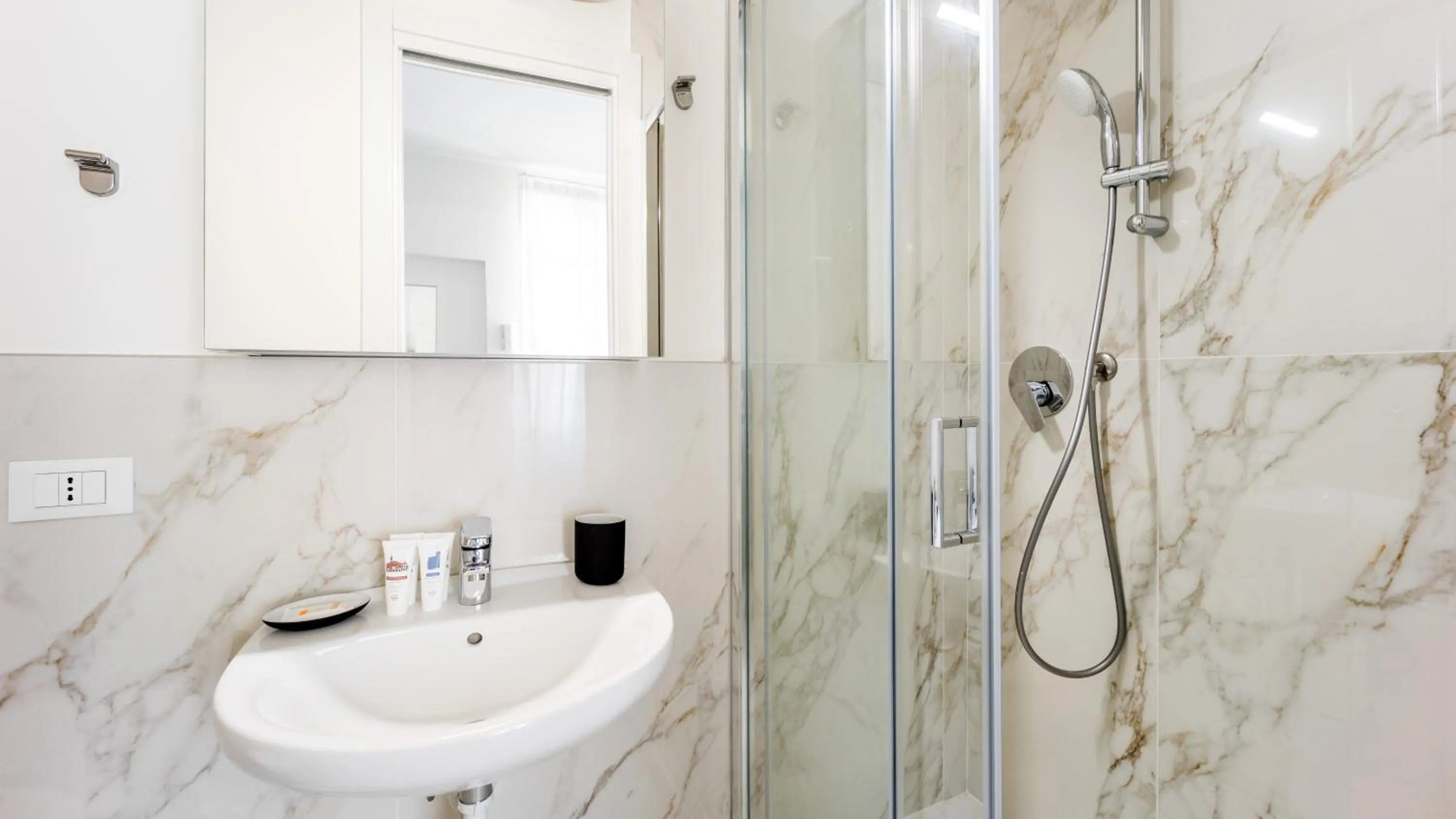 Bathroom in Italianway - The B Village Business