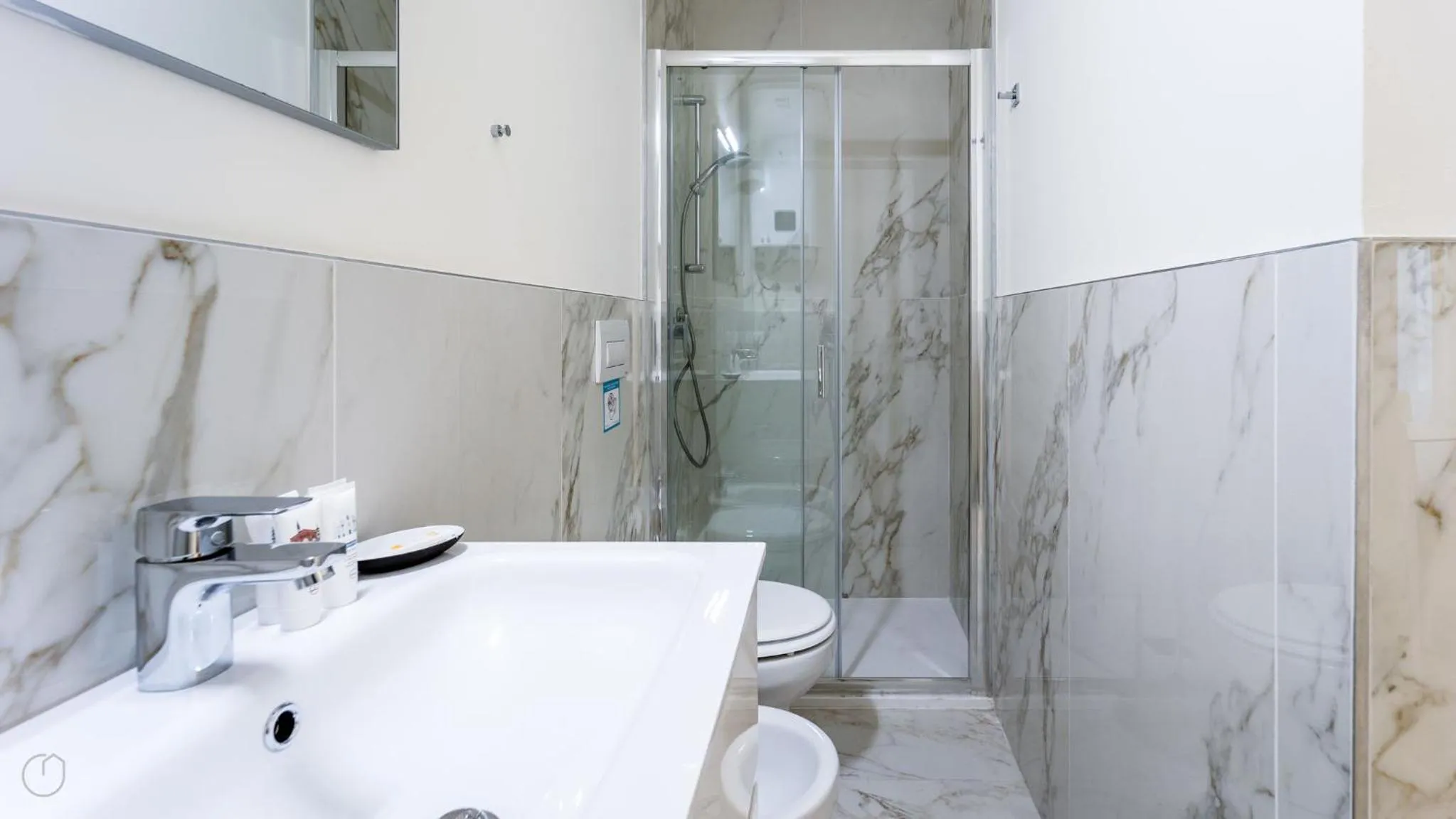 Bathroom in Italianway - The B Village Business