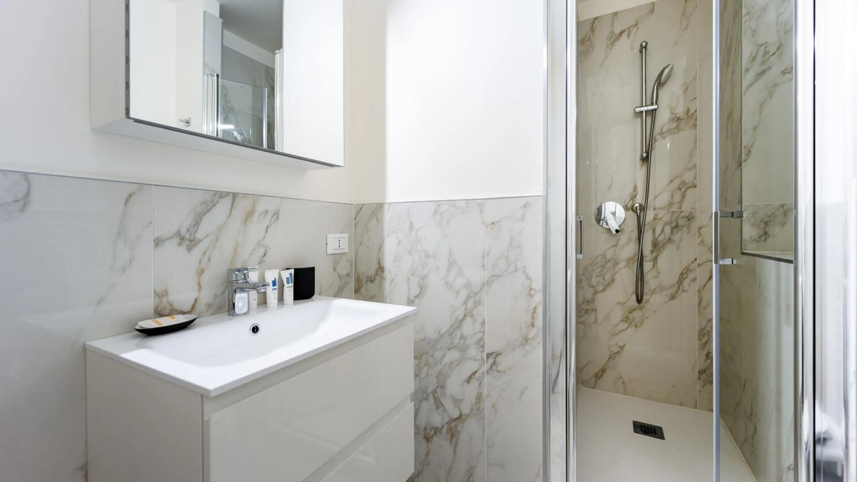 Bathroom in Italianway - The B Village Business