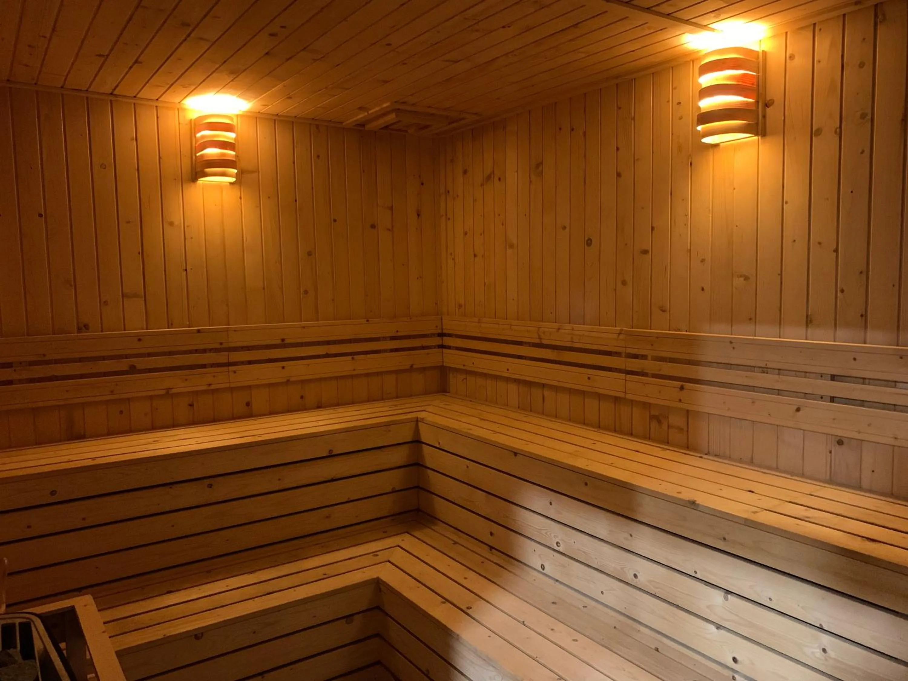 Sauna in Greystone Continew Residensi