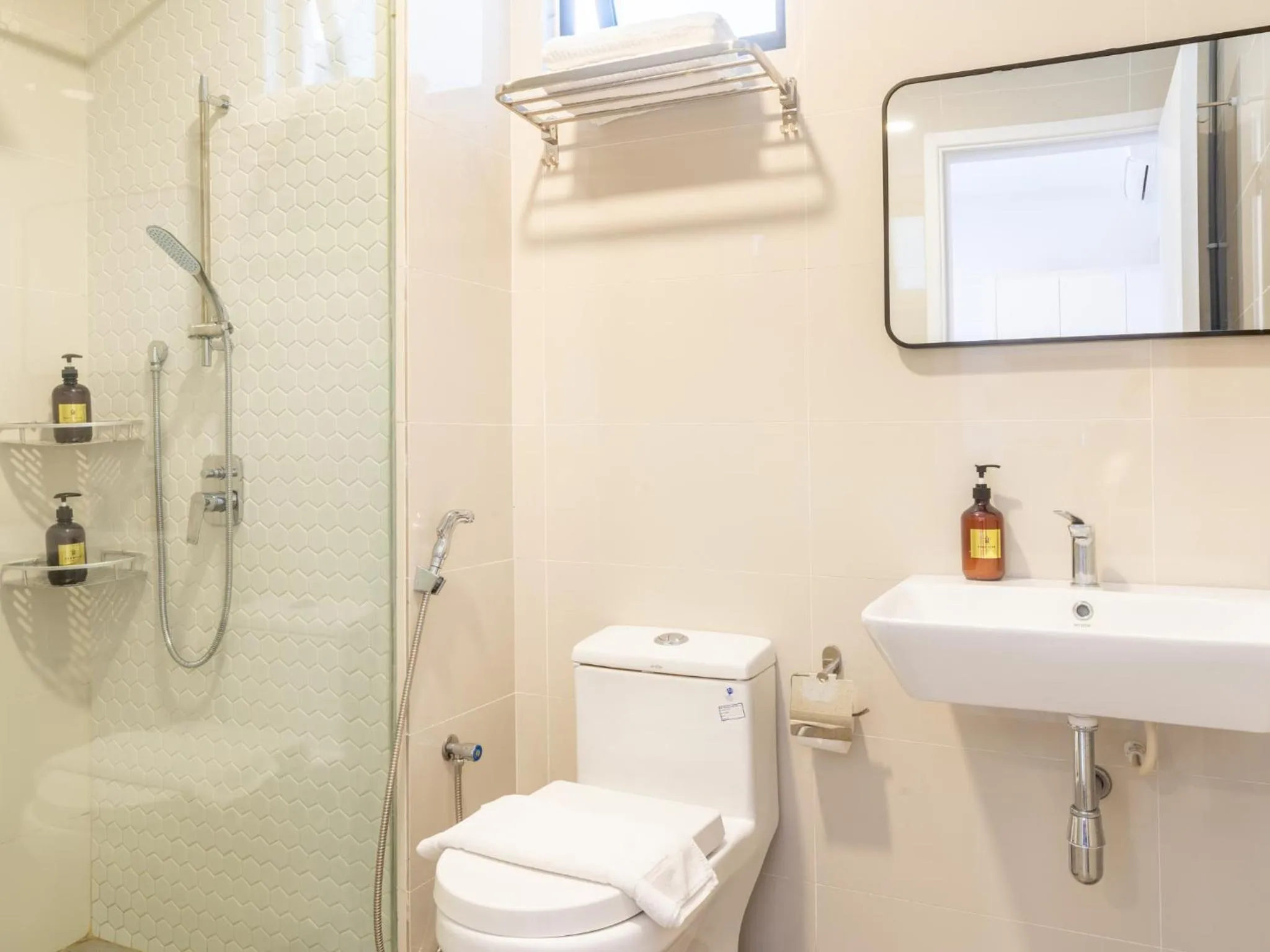 Bathroom in Greystone Continew Residensi