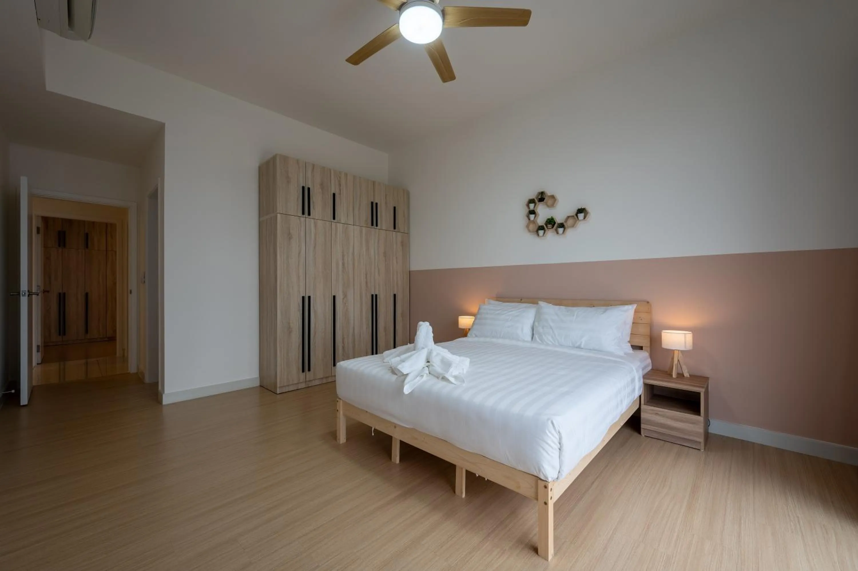 Bed in Greystone Continew Residensi