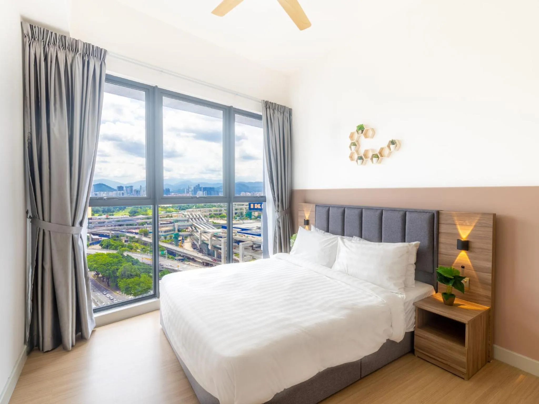 Bed in Greystone Continew Residensi