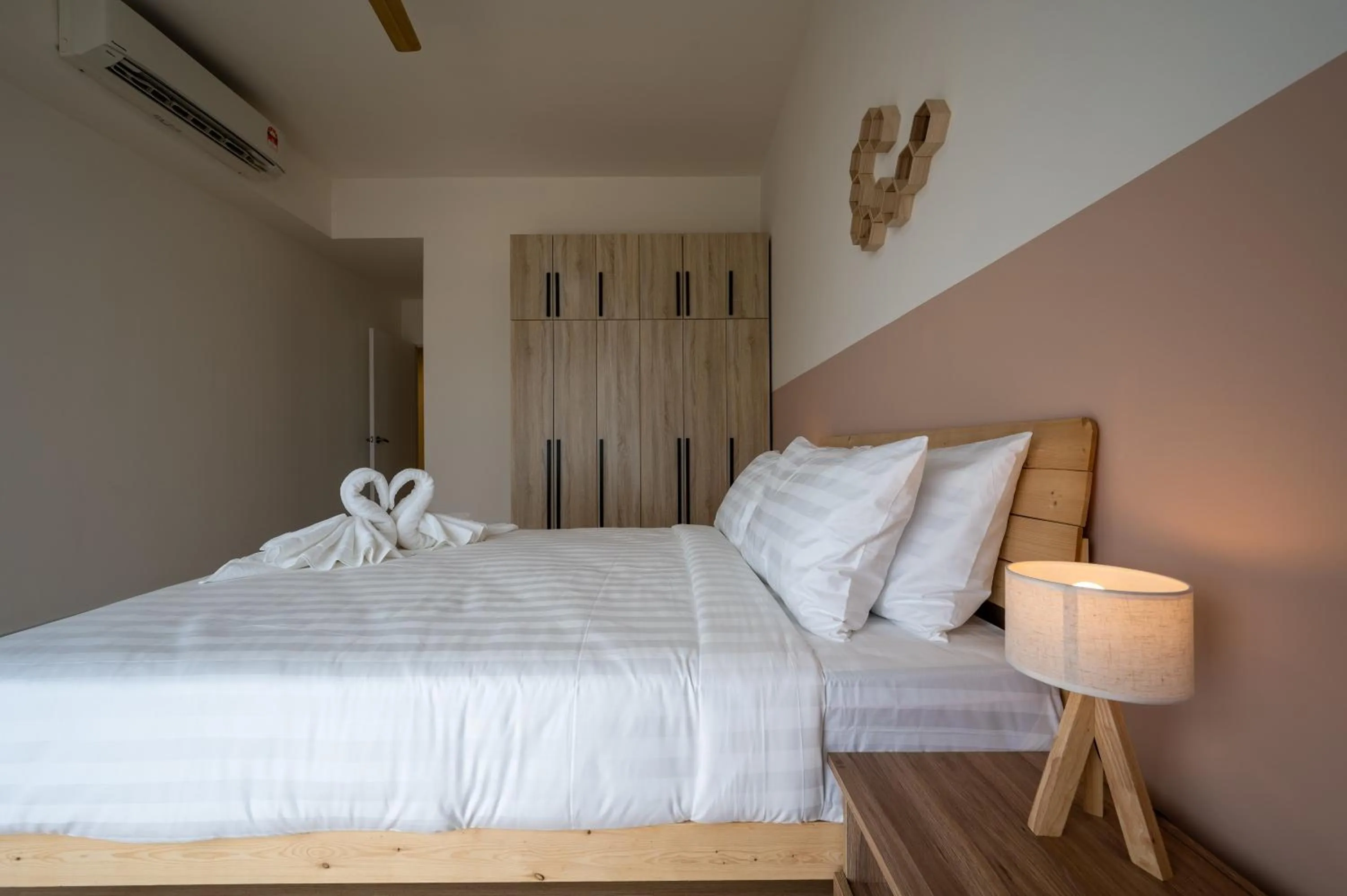 Bed in Greystone Continew Residensi