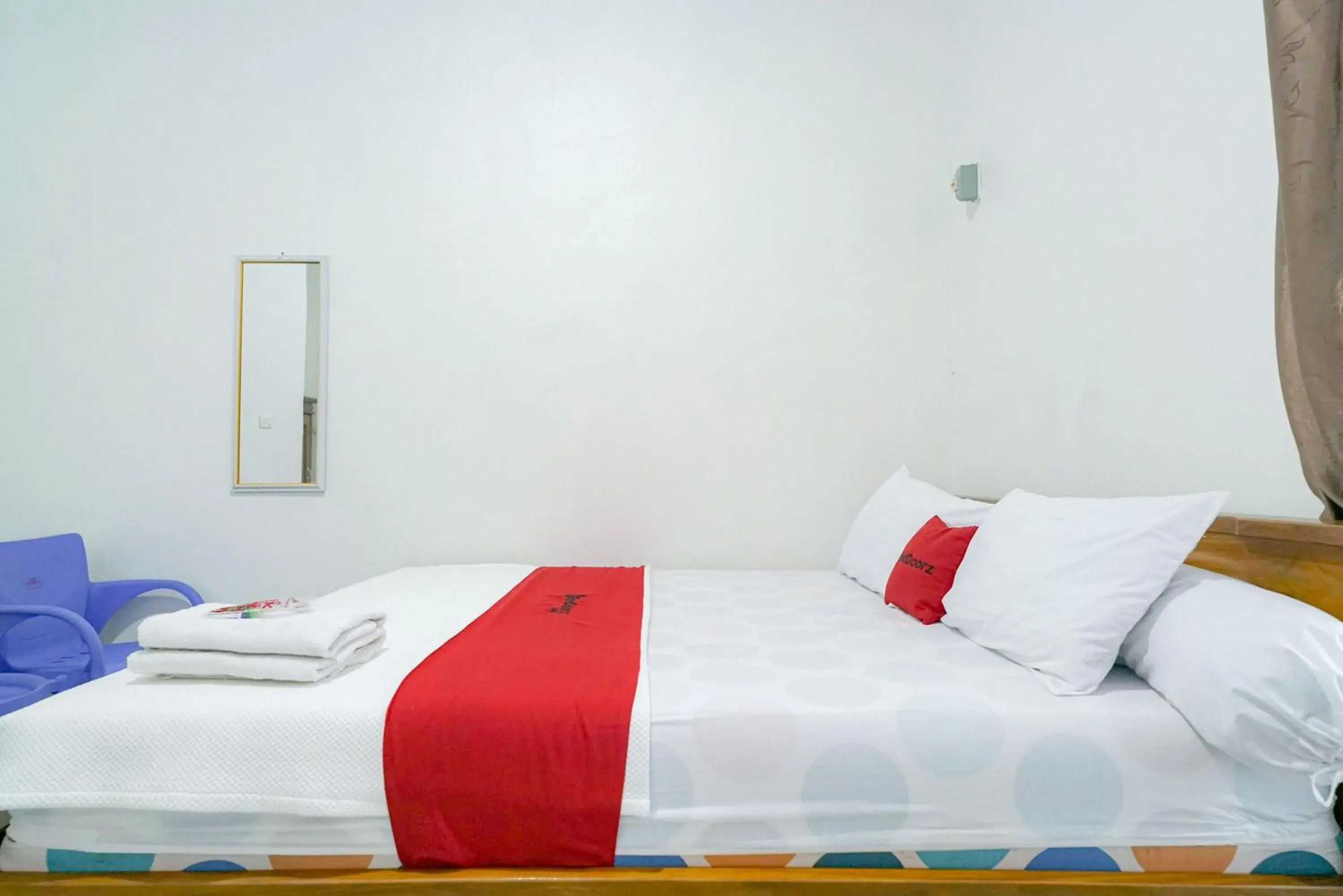 Standard Double Room in RedDoorz @ Seputih Jaya Lampung Standard Double Room in RedDoorz @ Seputih Jaya Lampung