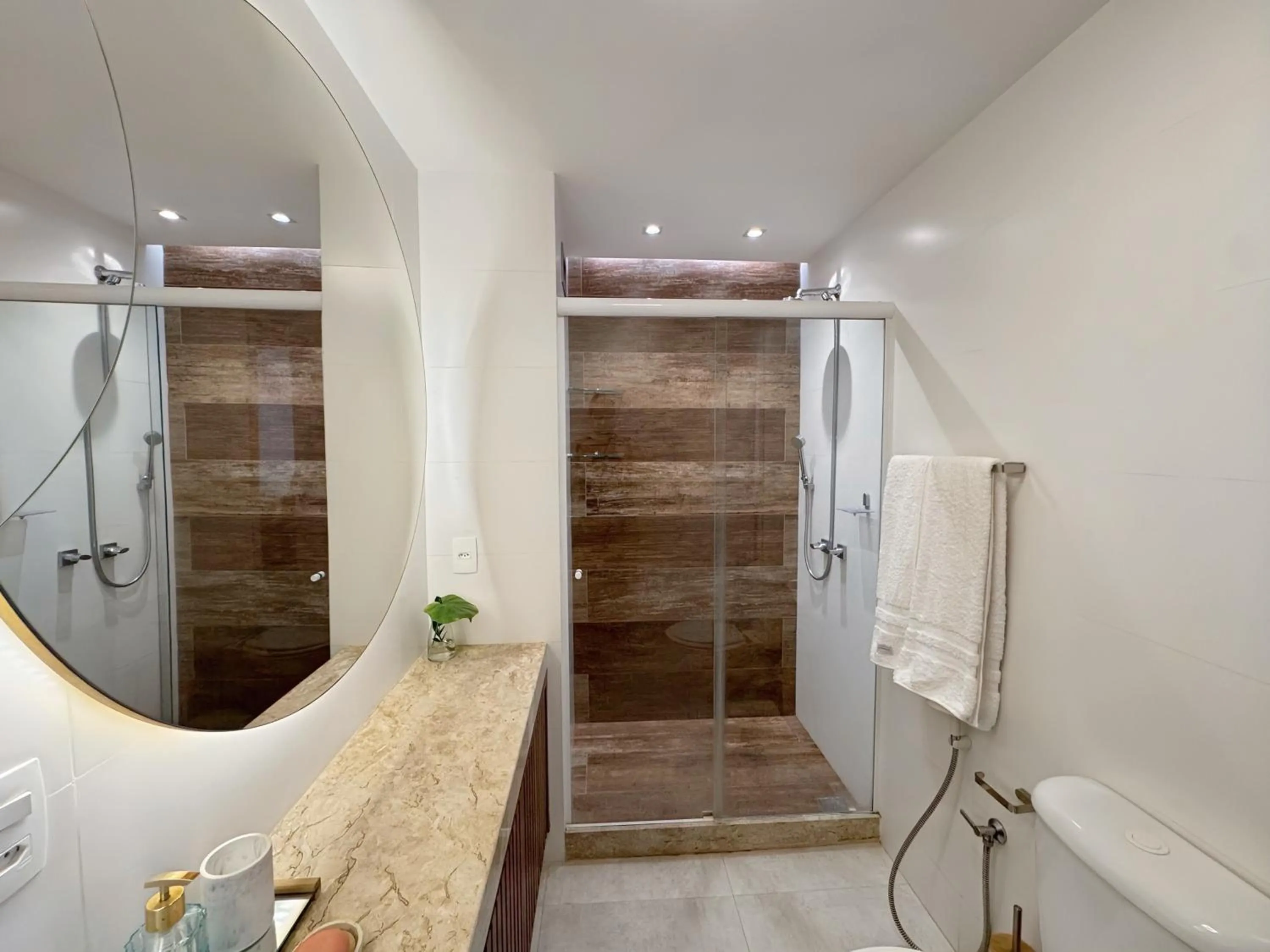 Bathroom in Rental Home Barra Palace Vista para o mar