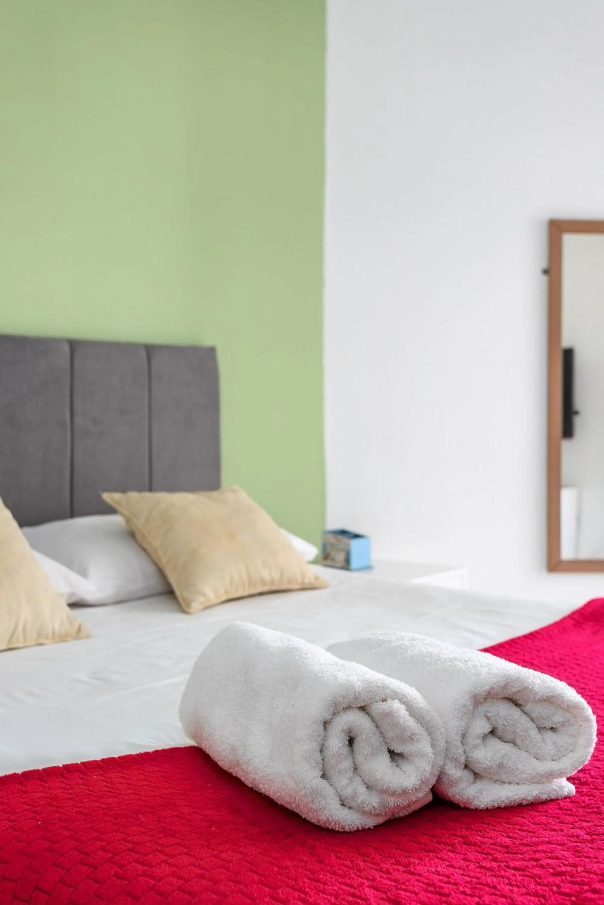 Bedroom, Bed in Rental Home Barra Palace Vista para o mar