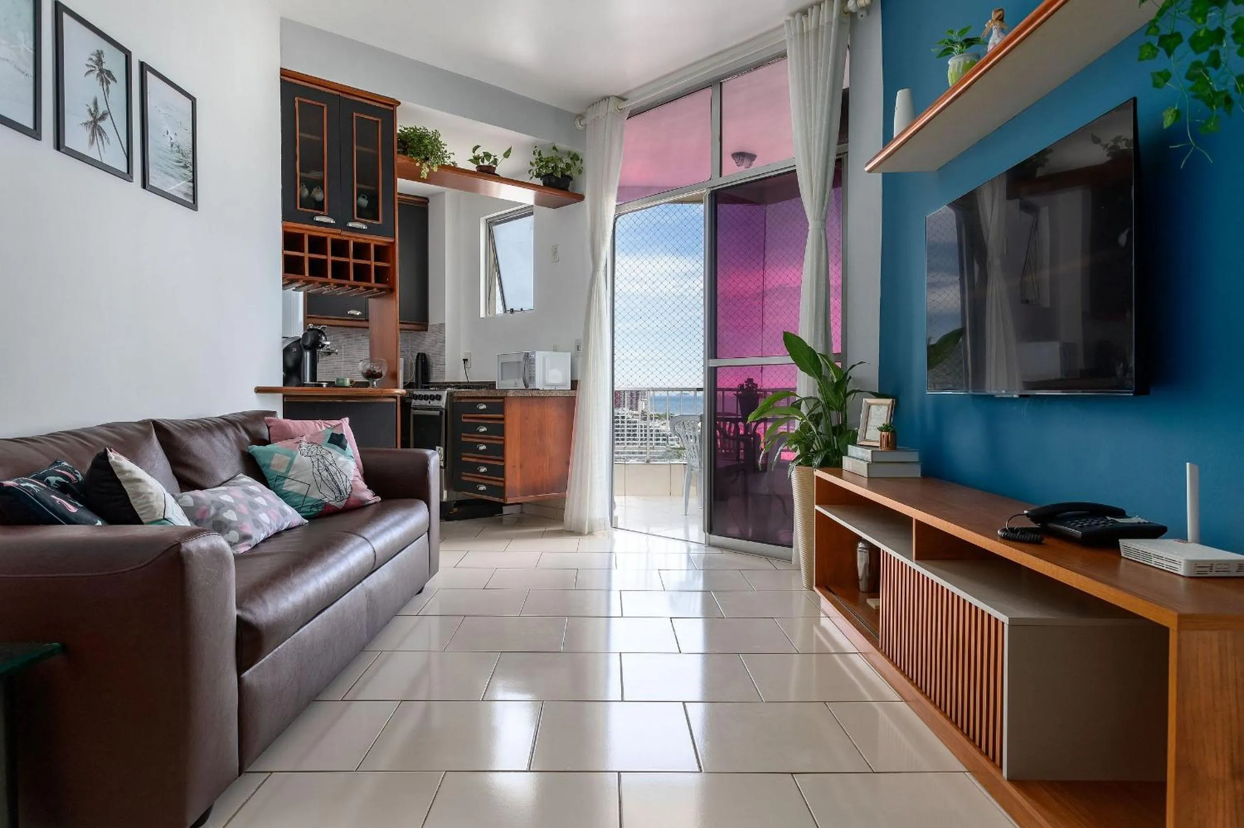 Communal lounge/ TV room in Rental Home Barra Palace Vista para o mar