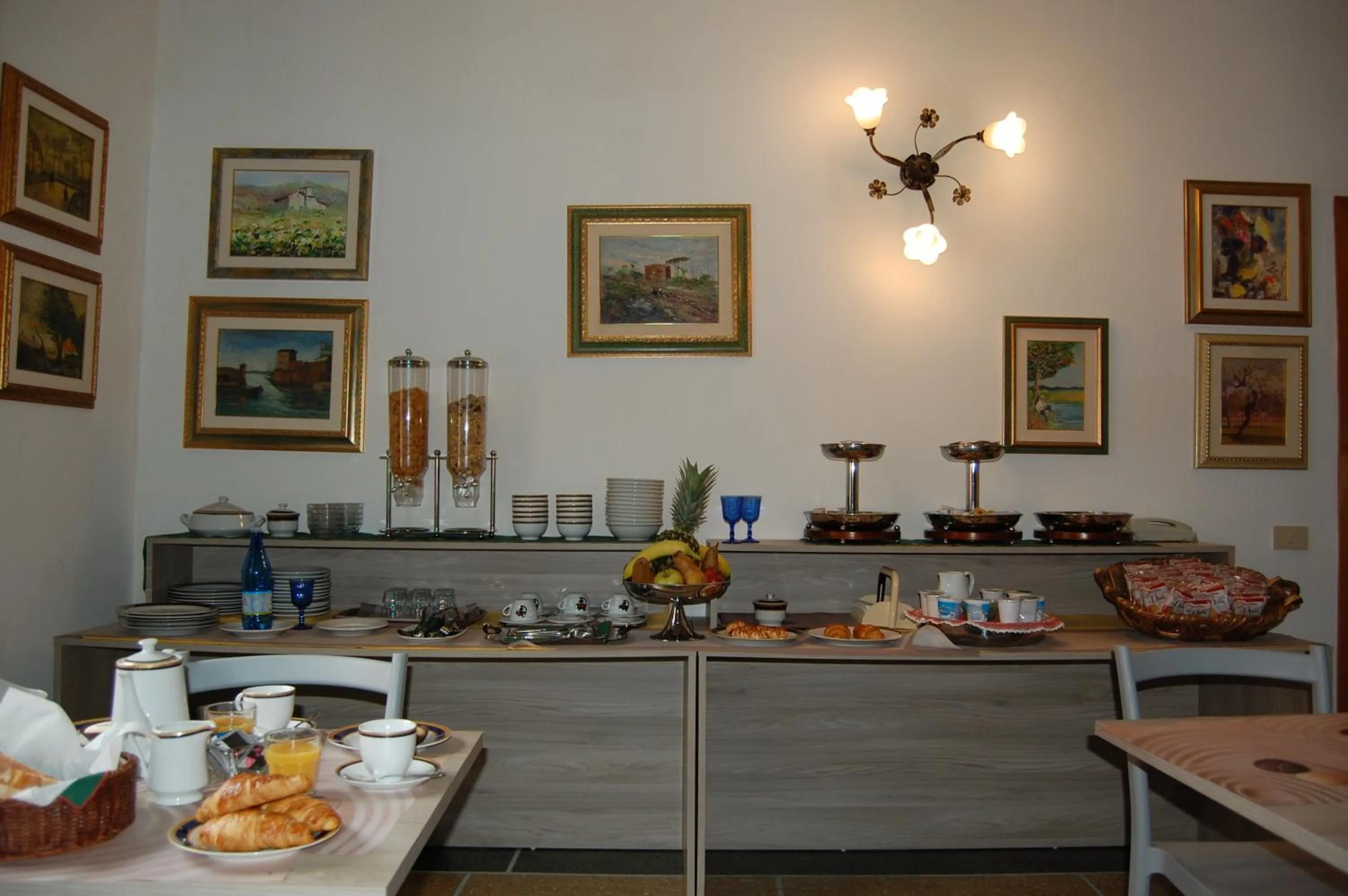 Restaurant/places to eat in Hotel Citta'