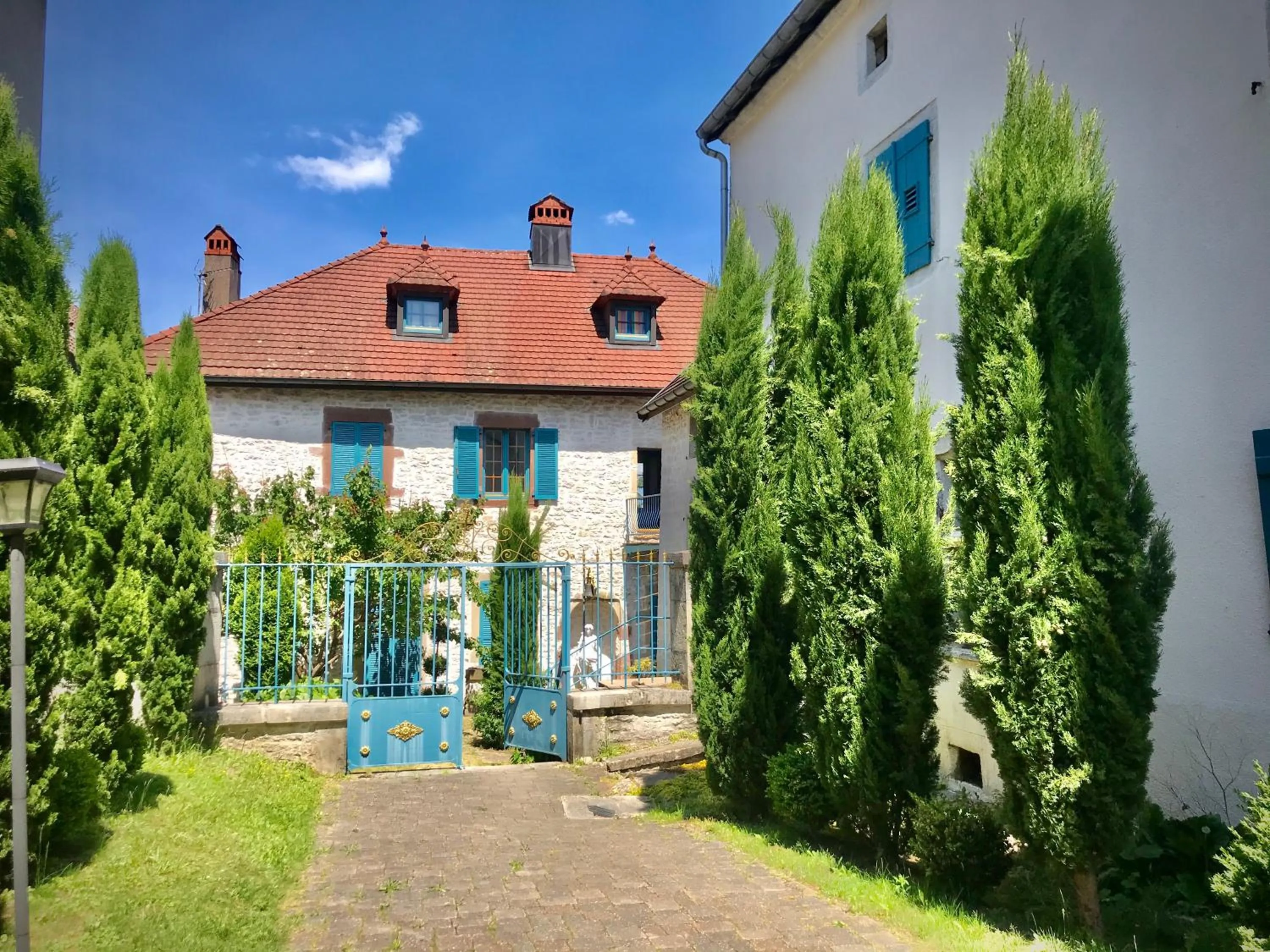Property building in Manoir Saint-Pierre
