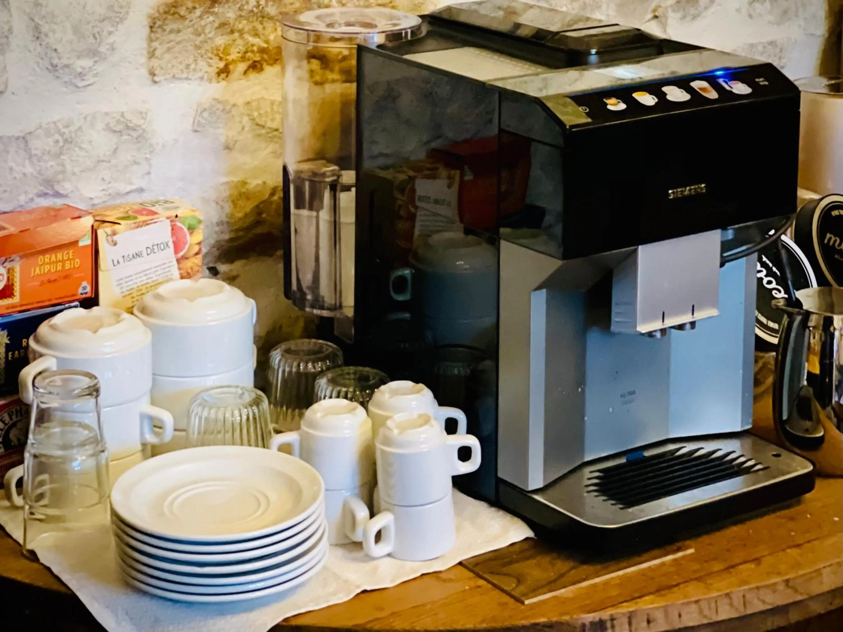 Coffee/tea facilities in Manoir Saint-Pierre