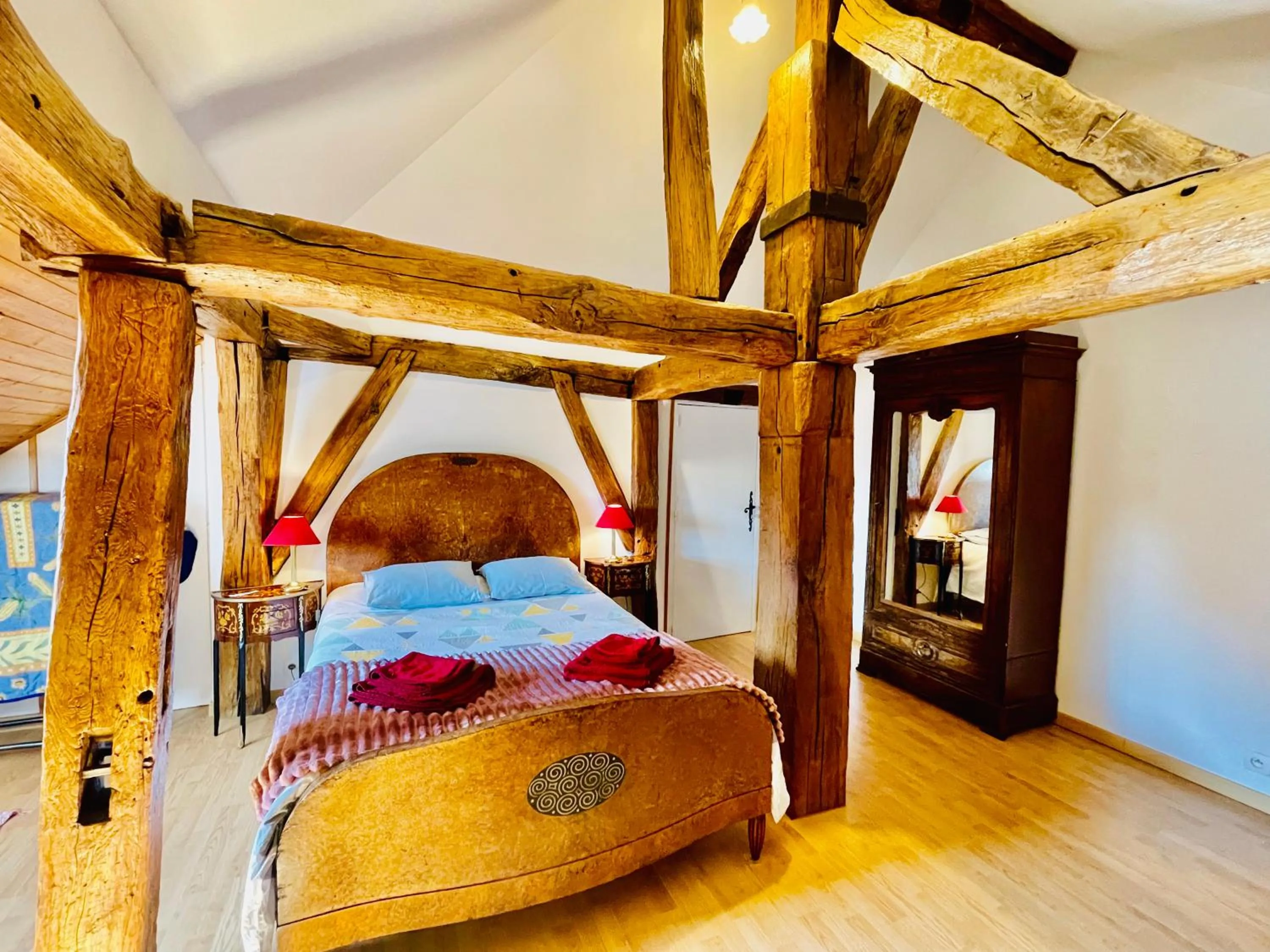 Photo of the whole room in Manoir Saint-Pierre