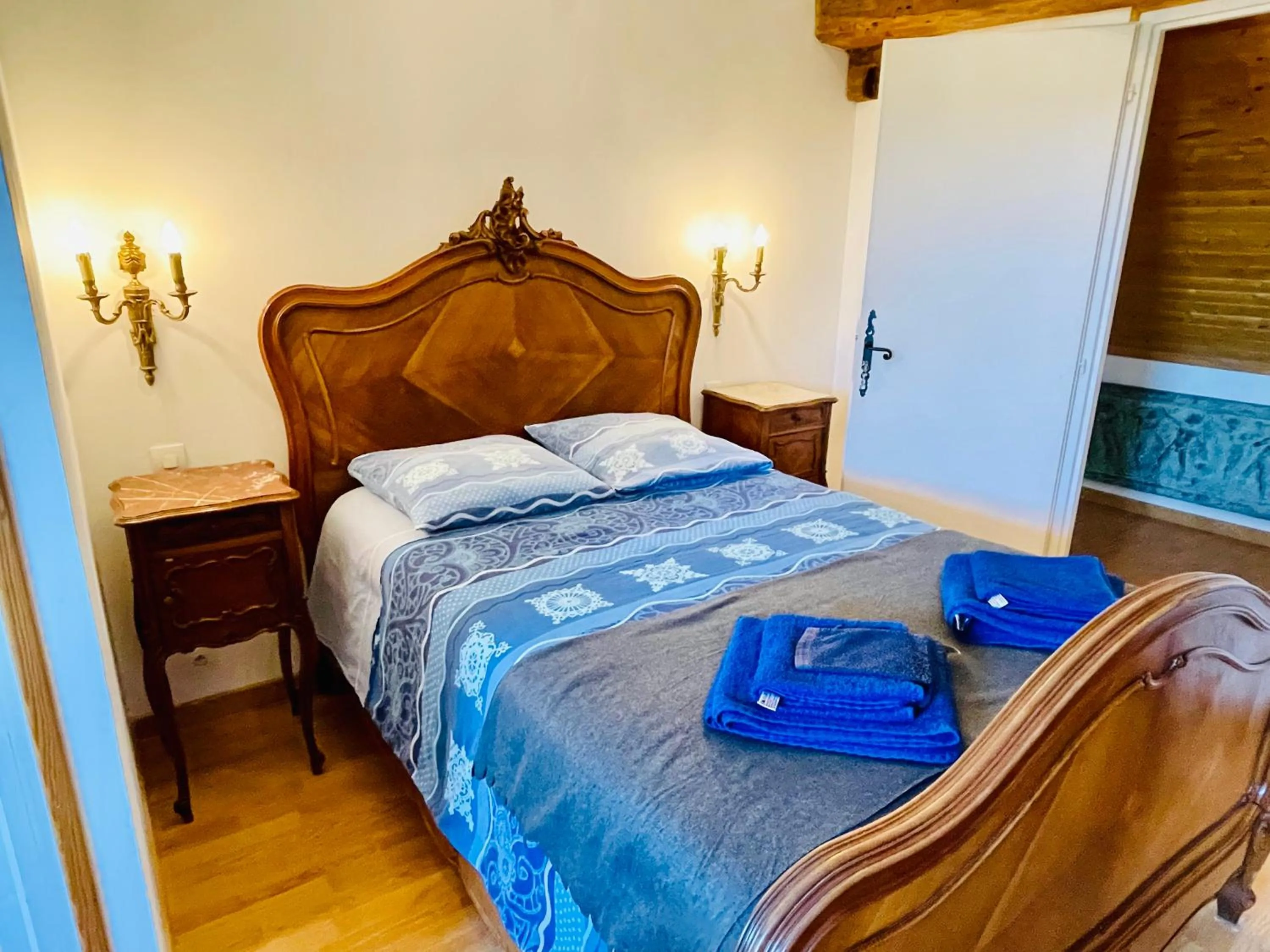 Photo of the whole room in Manoir Saint-Pierre