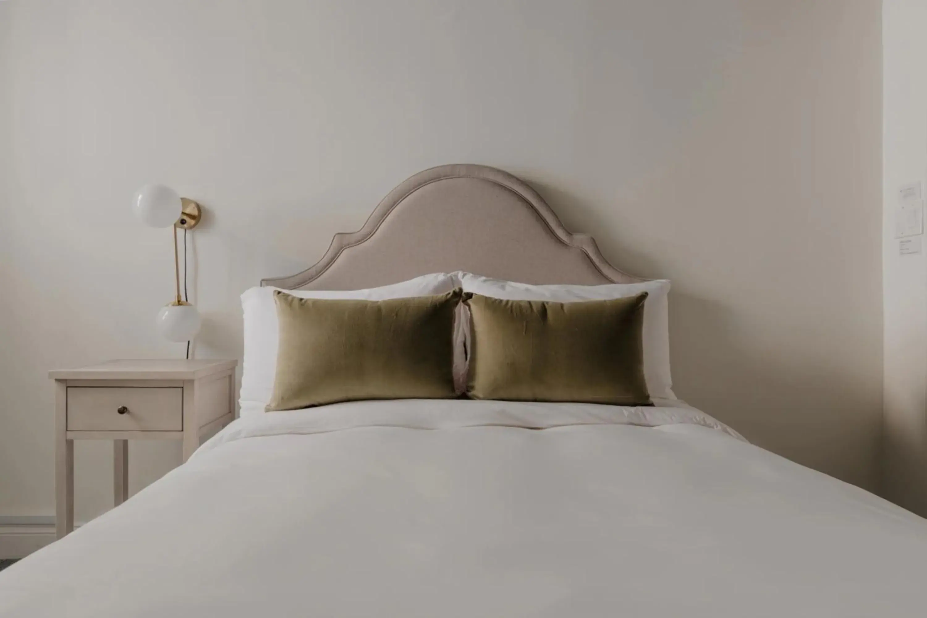 Bed in Found Dupont Circle powered by Sonder Bed in Found Dupont Circle powered by Sonder