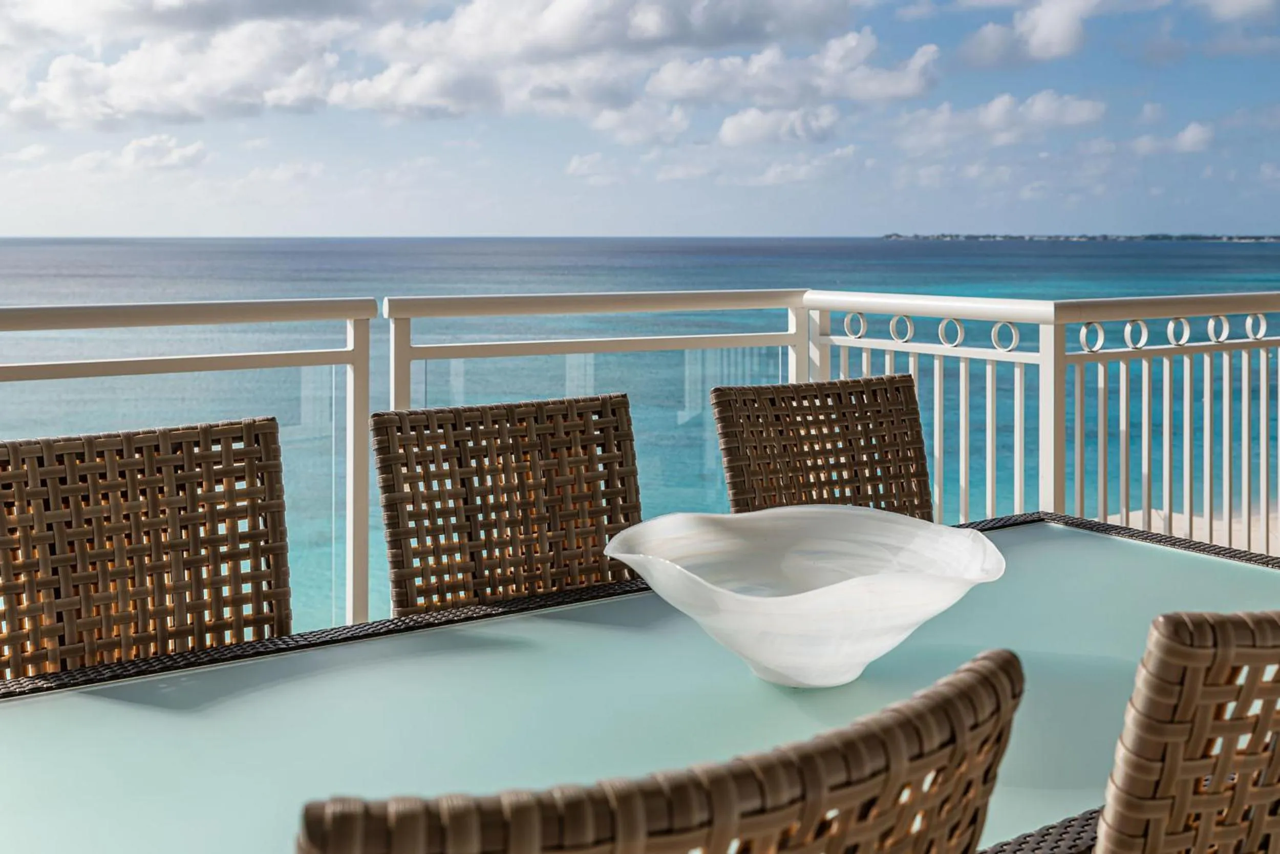 Club Se7en at Beachcomber