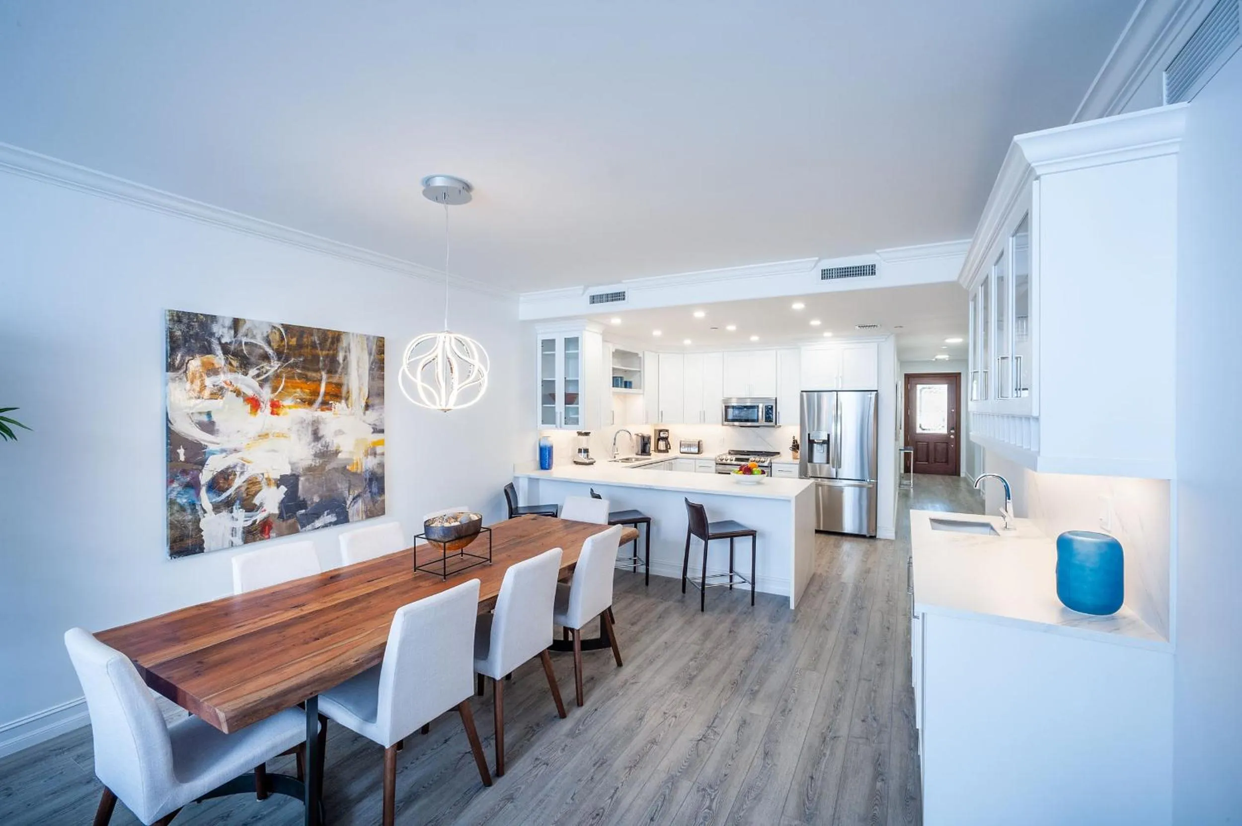 Club Se7en at Beachcomber